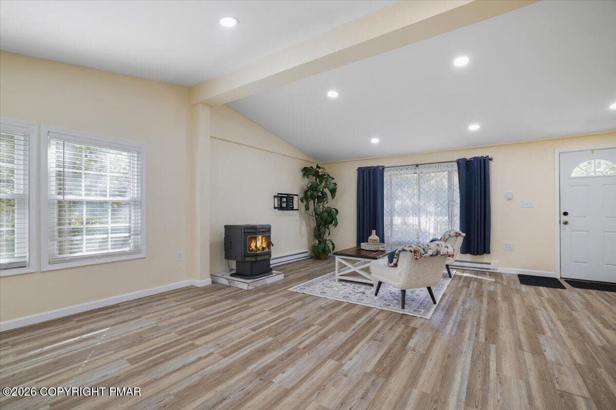 10-Dining Area - 86 Windsor Road, Hawley, PA 18428, Hawley