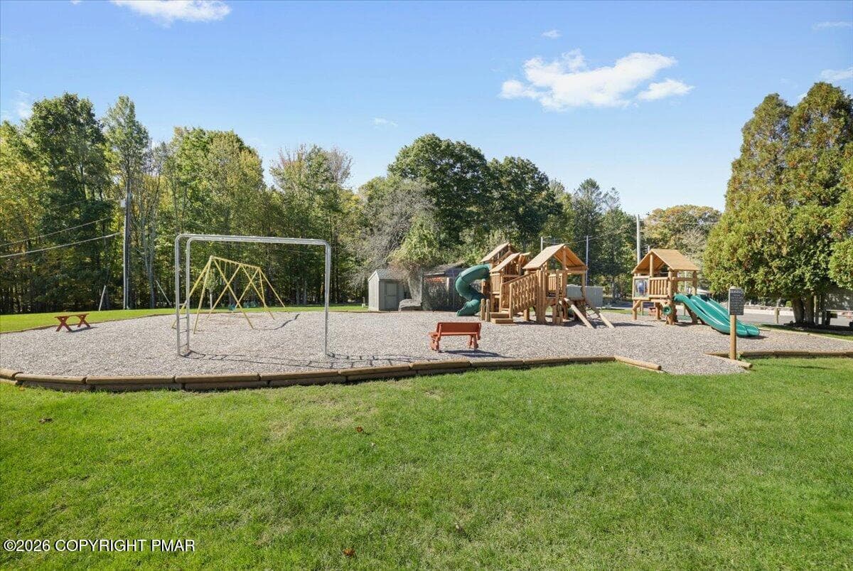 29-Community - 86 Windsor Road, Hawley, PA 18428, Hawley
