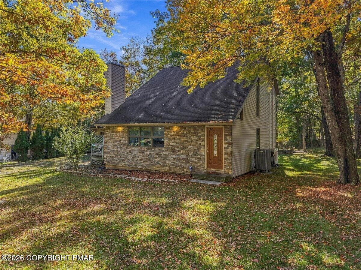 Side view - 28 Heath Lane, Mount Pocono, PA 18344, Mount Pocono