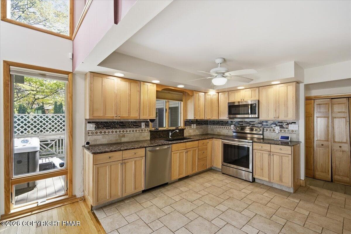 Kitchen - 28 Heath Lane, Mount Pocono, PA 18344, Mount Pocono