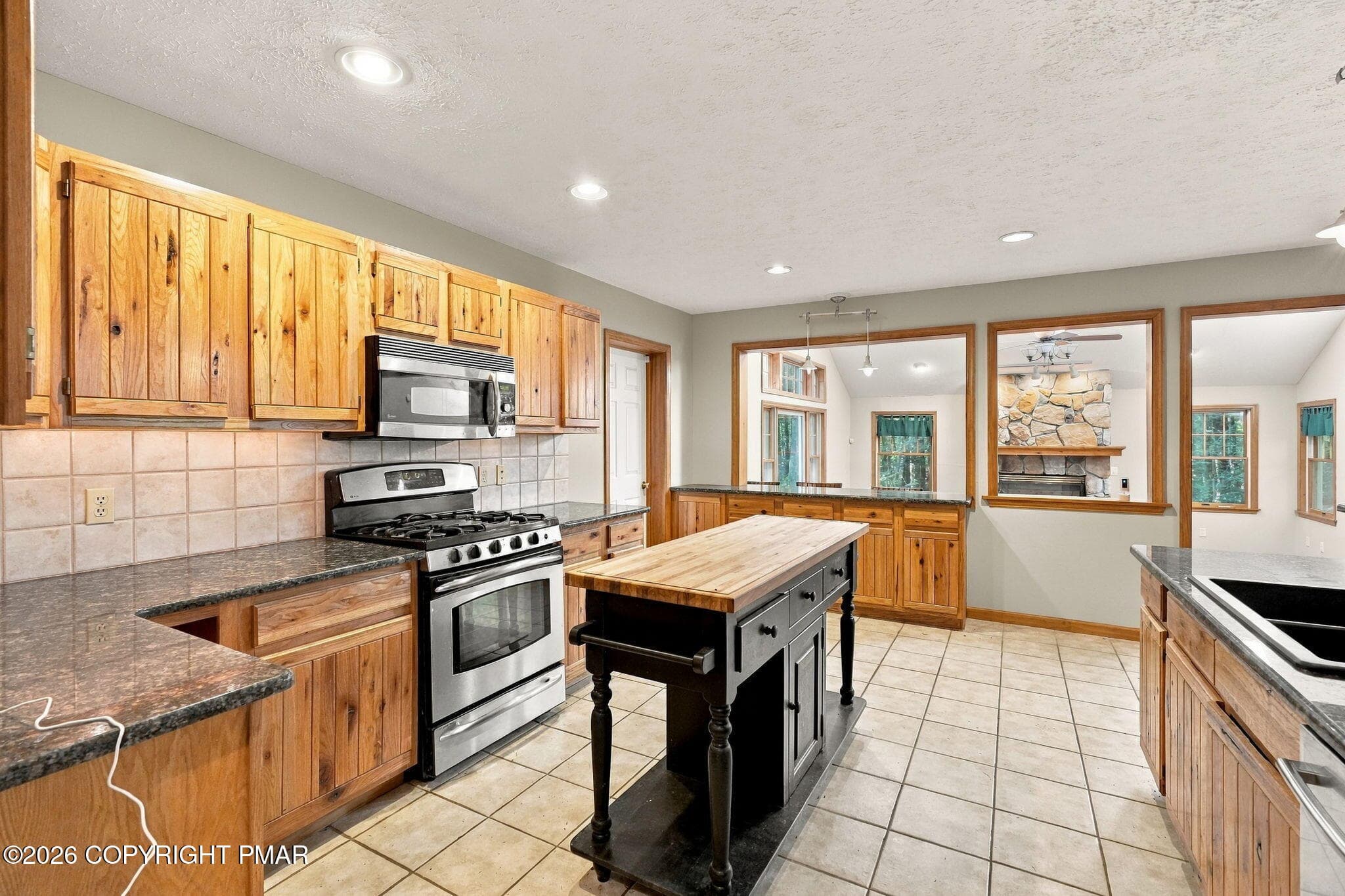 11-web-or-mls-372 Brookside Dr (24 of 56 - 372 Brookside Drive, Pocono Pines, PA 18350, Pocono Pines