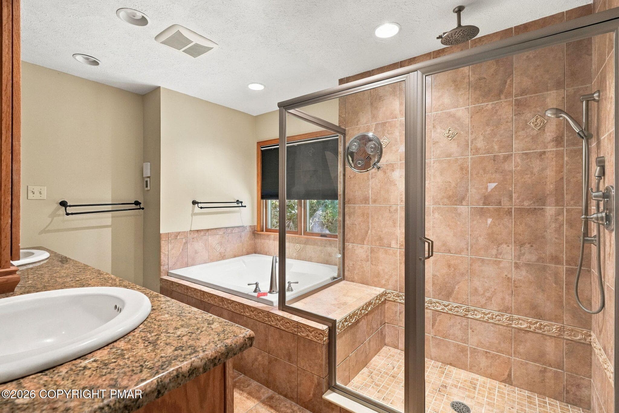 20-web-or-mls-372 Brookside Dr (9 of 56) - 372 Brookside Drive, Pocono Pines, PA 18350, Pocono Pines