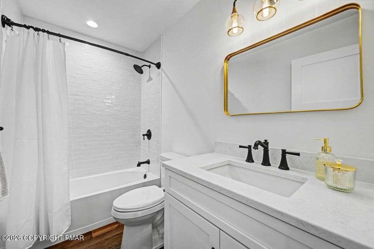 Hall Bath - 1525 Assembly Lodge Lane, Pocono Pines, PA 18350, Pocono Pines