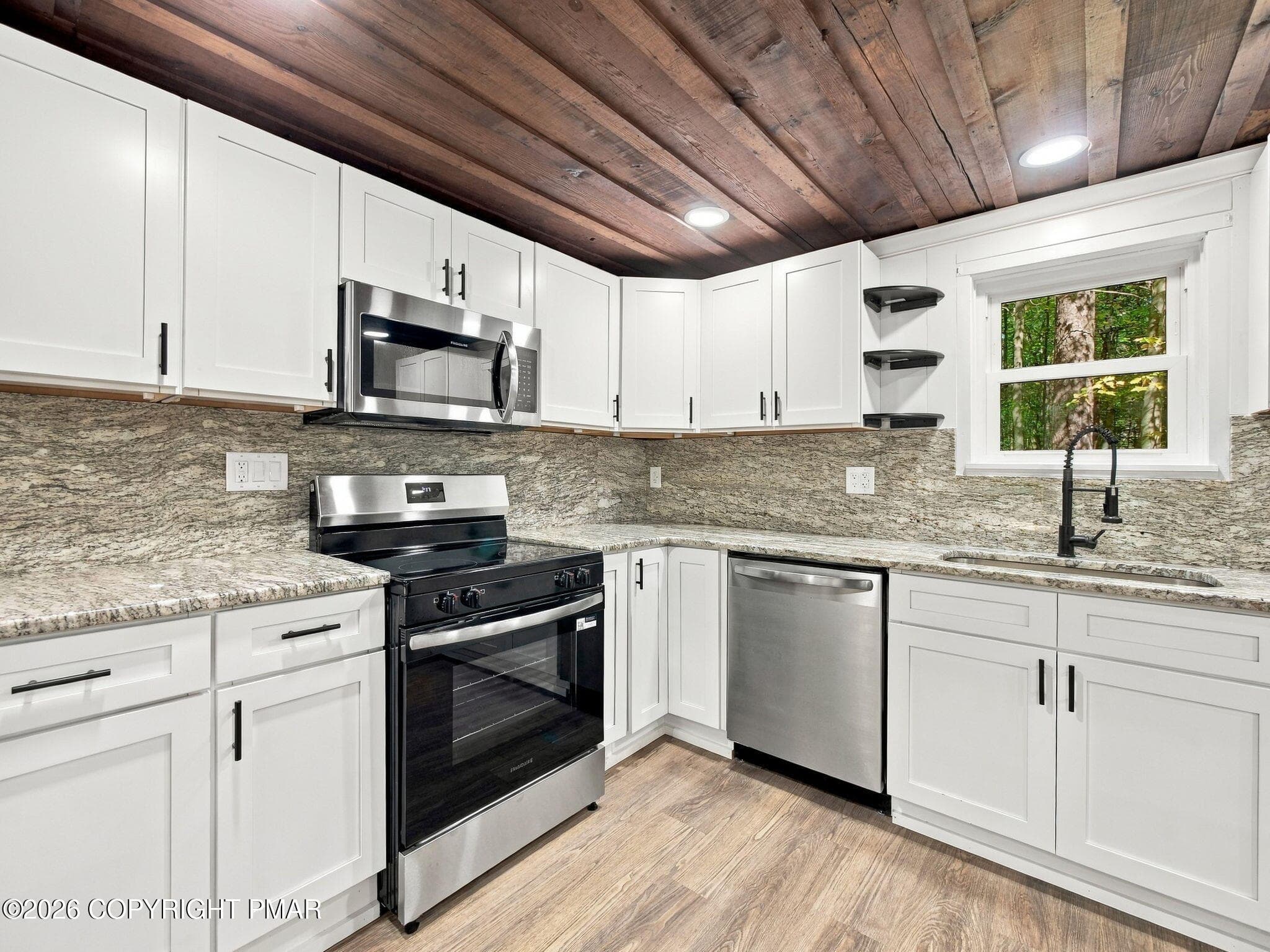 31-web-or-mls-Image_031 - 316 Goldfinch Place, Mount Pocono, PA 18344, Mount Pocono