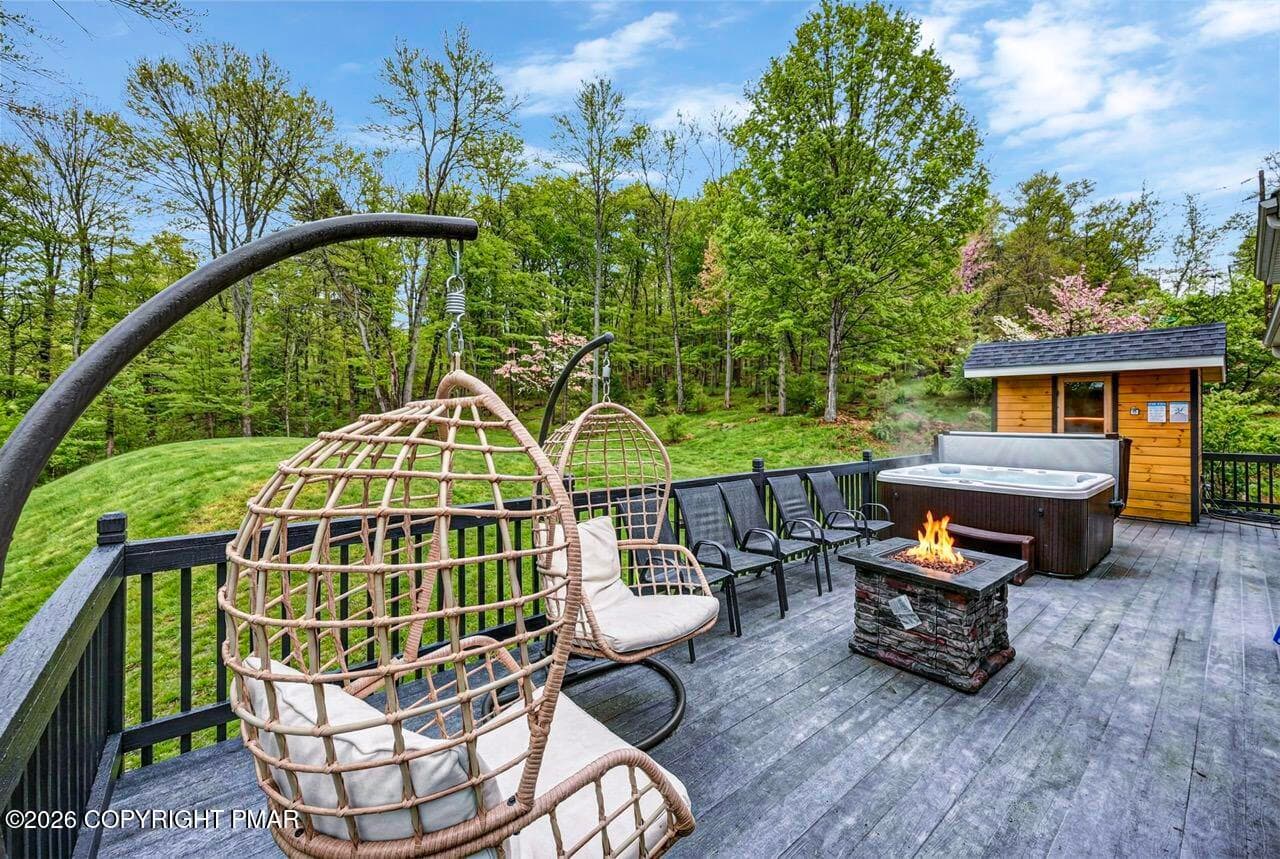 110 Riverfront Ter 05 Large - 110 Riverfront Terrace, Pocono Lake, PA 18347