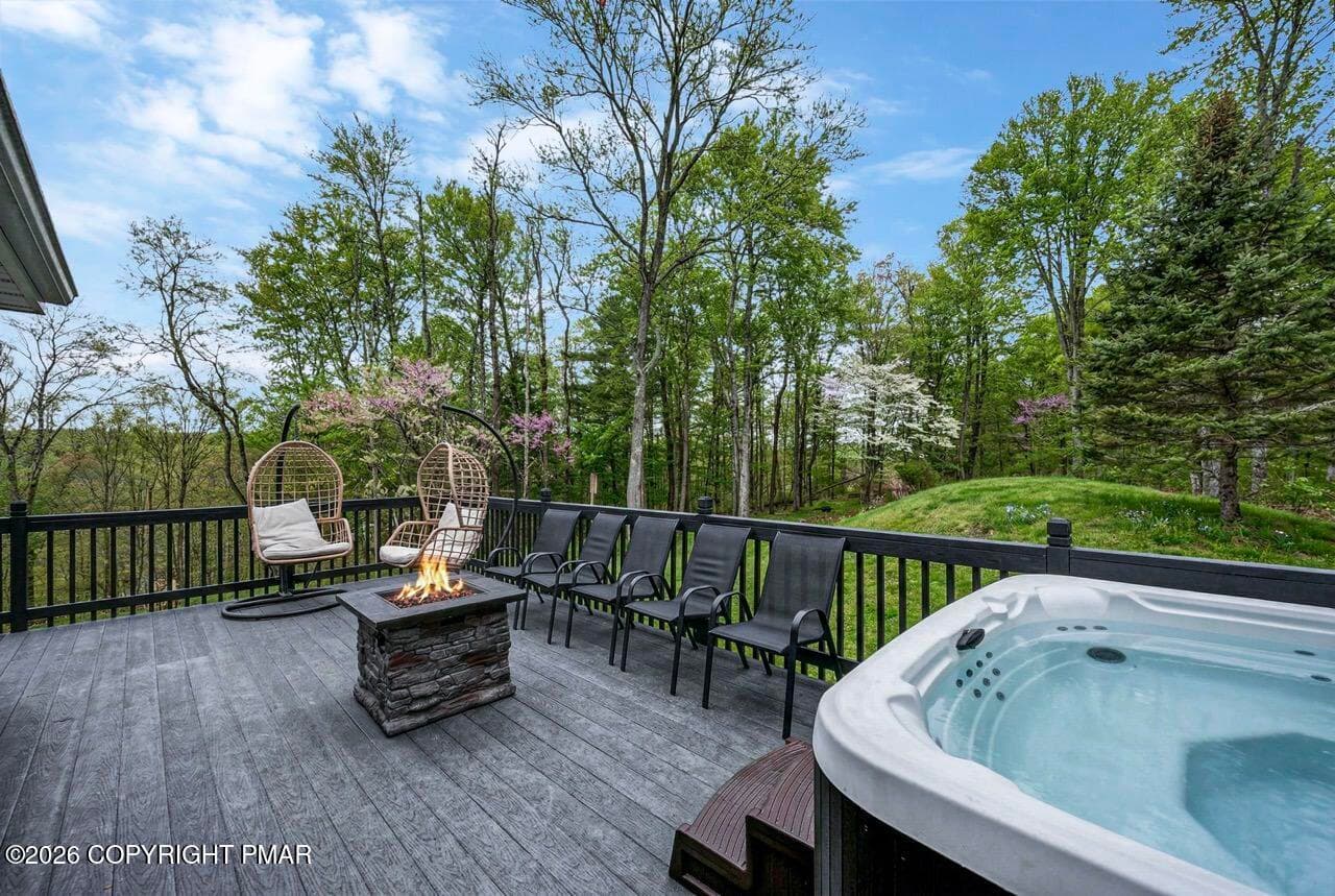110 Riverfront Ter 06 Large - 110 Riverfront Terrace, Pocono Lake, PA 18347