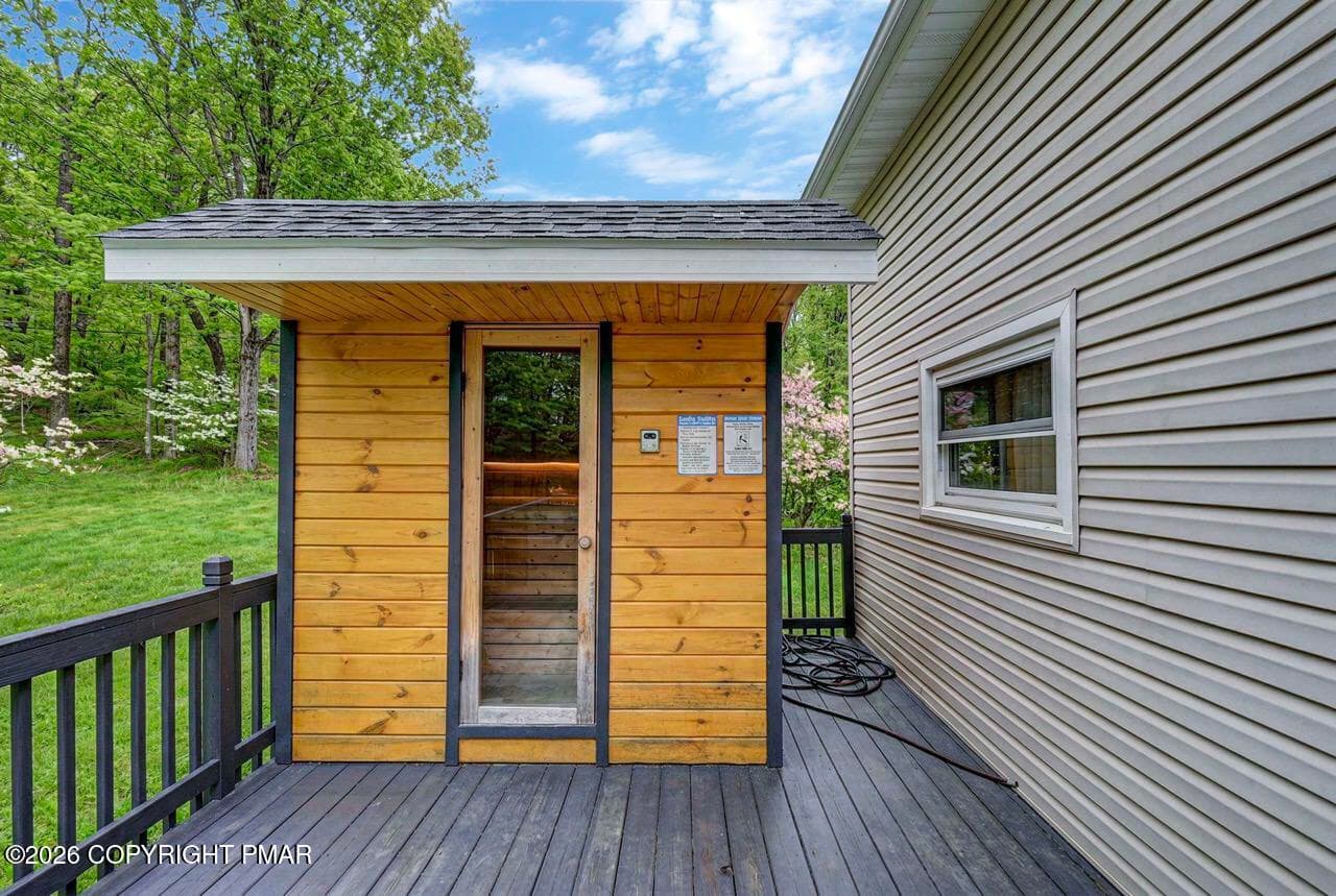 110 Riverfront Ter 07 Large - 110 Riverfront Terrace, Pocono Lake, PA 18347