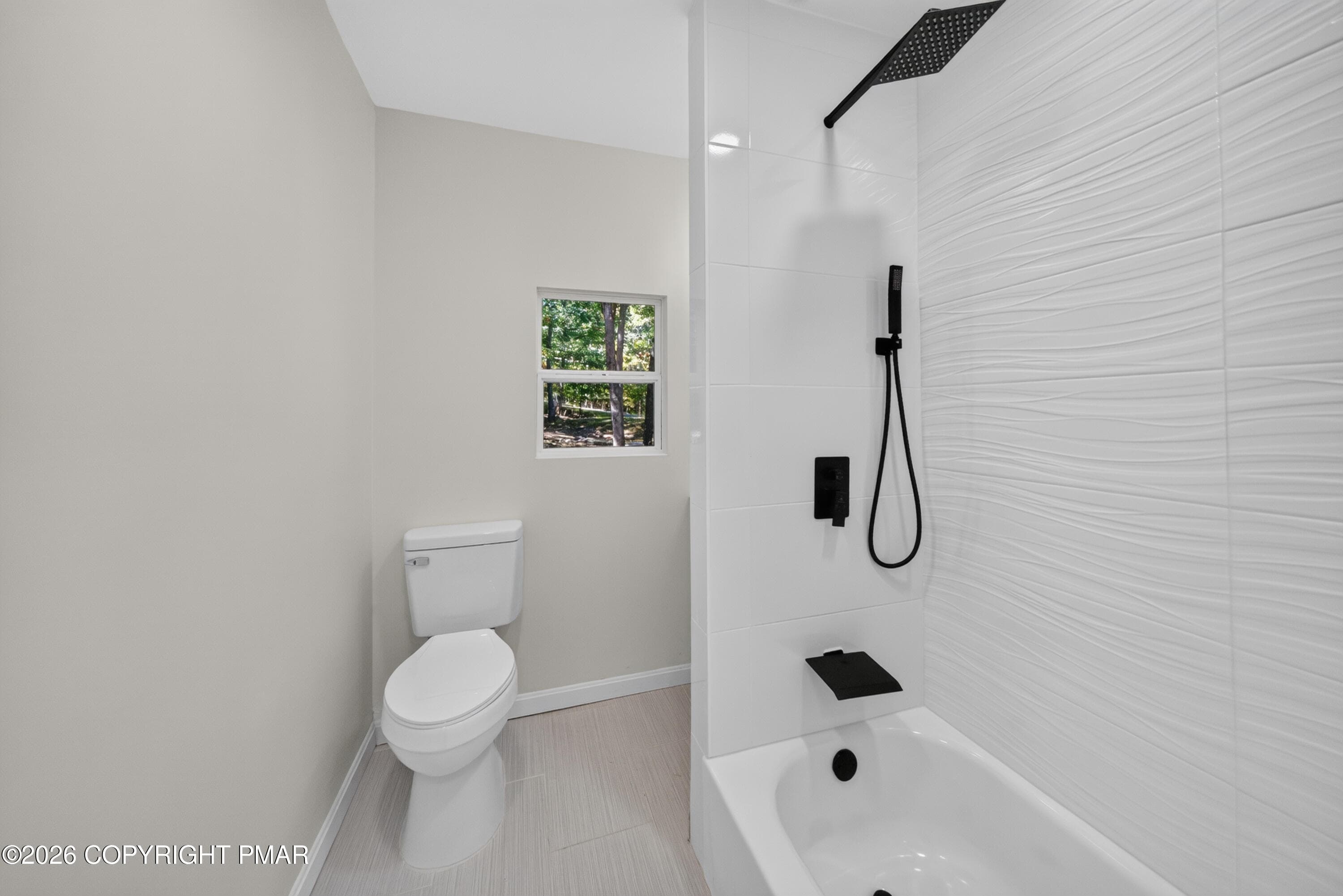 Main Bathroom - 148 Inverhouse Road, Henryville, PA 18332, Henryville
