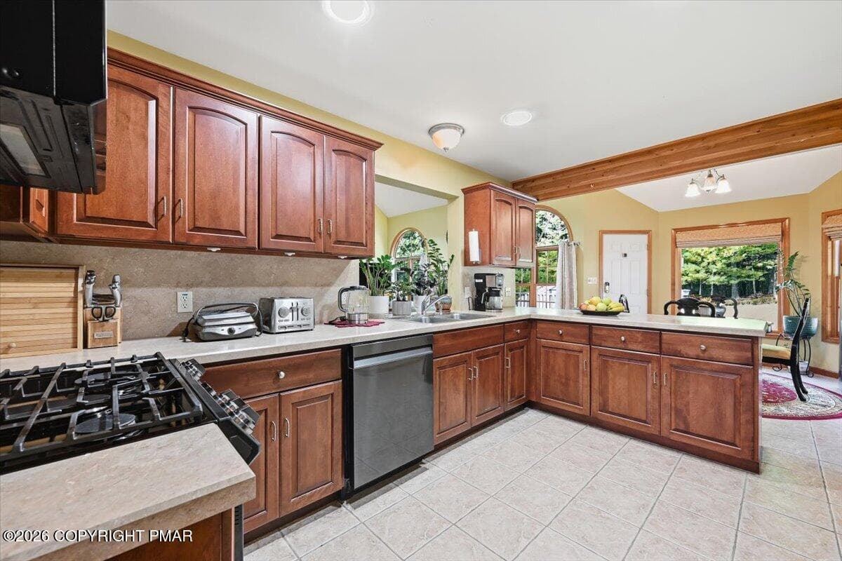 Kitchen - 104 Arbor Way, Stroudsburg, PA 18360