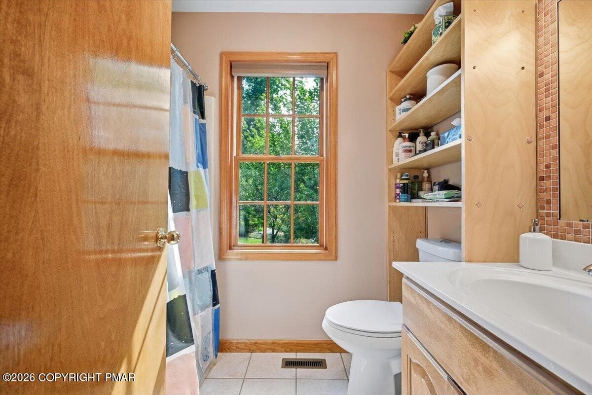 Full Bath 3 - 104 Arbor Way, Stroudsburg, PA 18360
