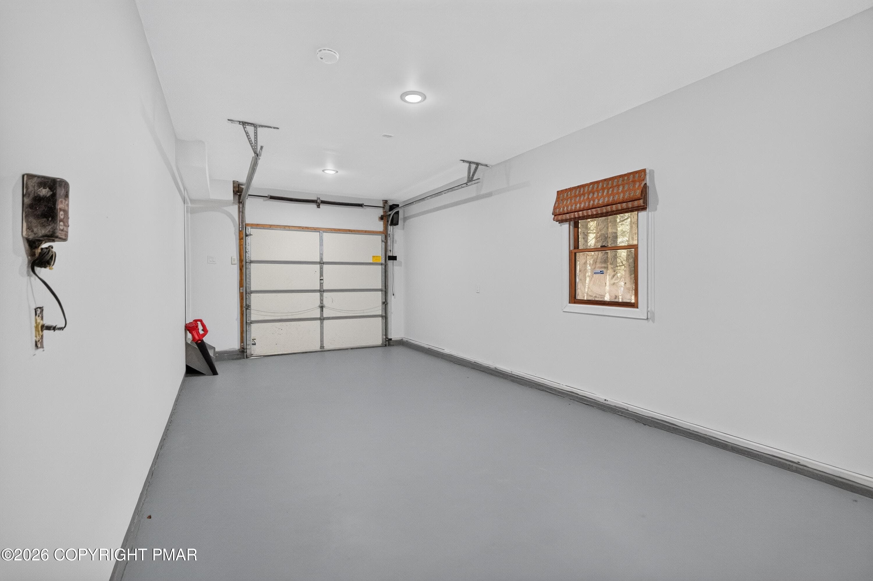 Garage - 321 Lake Road, Tobyhanna, PA 18466, Tobyhanna
