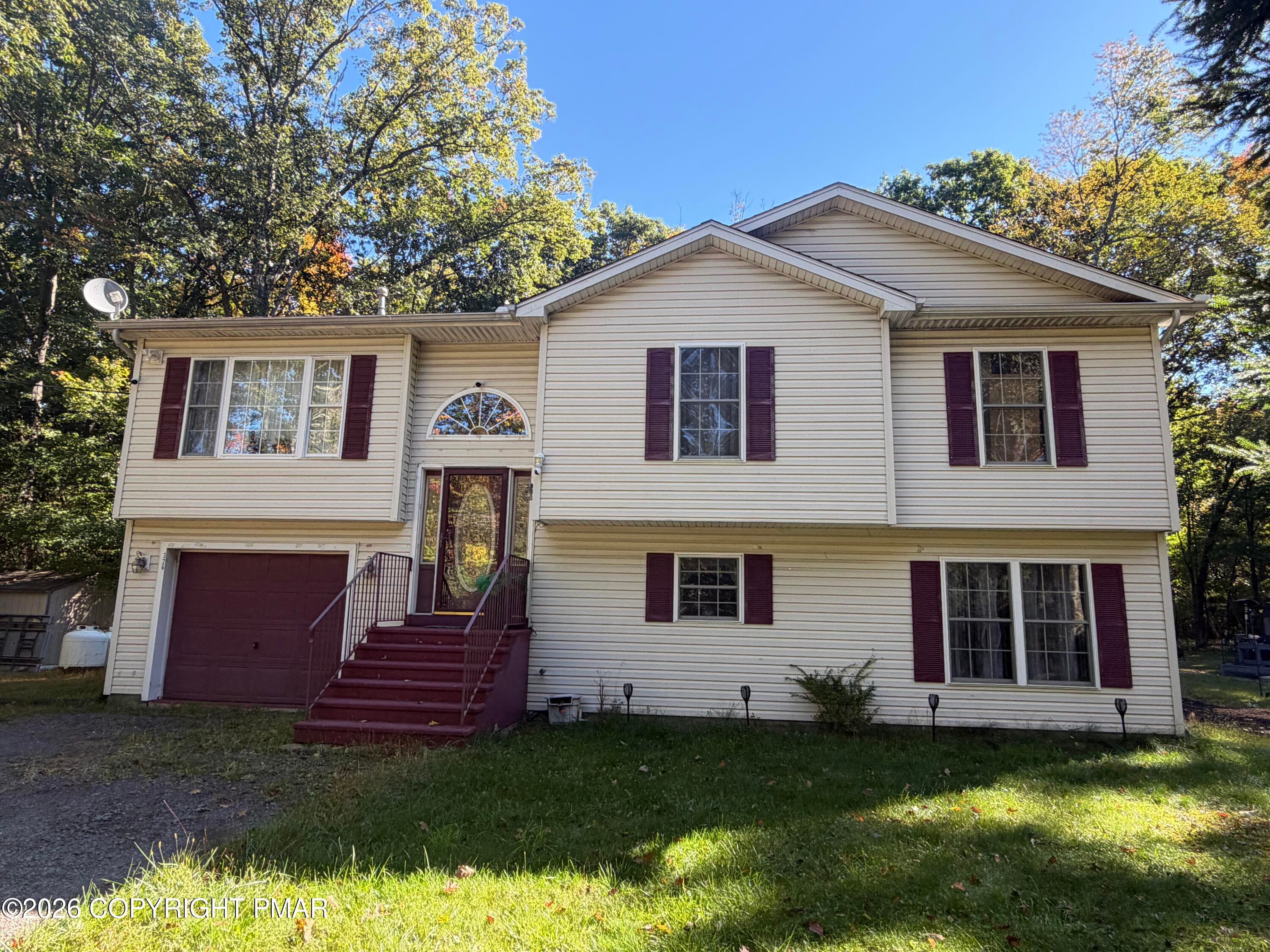 5257 Hummingbird Drive, Pocono Summit, PA 18346