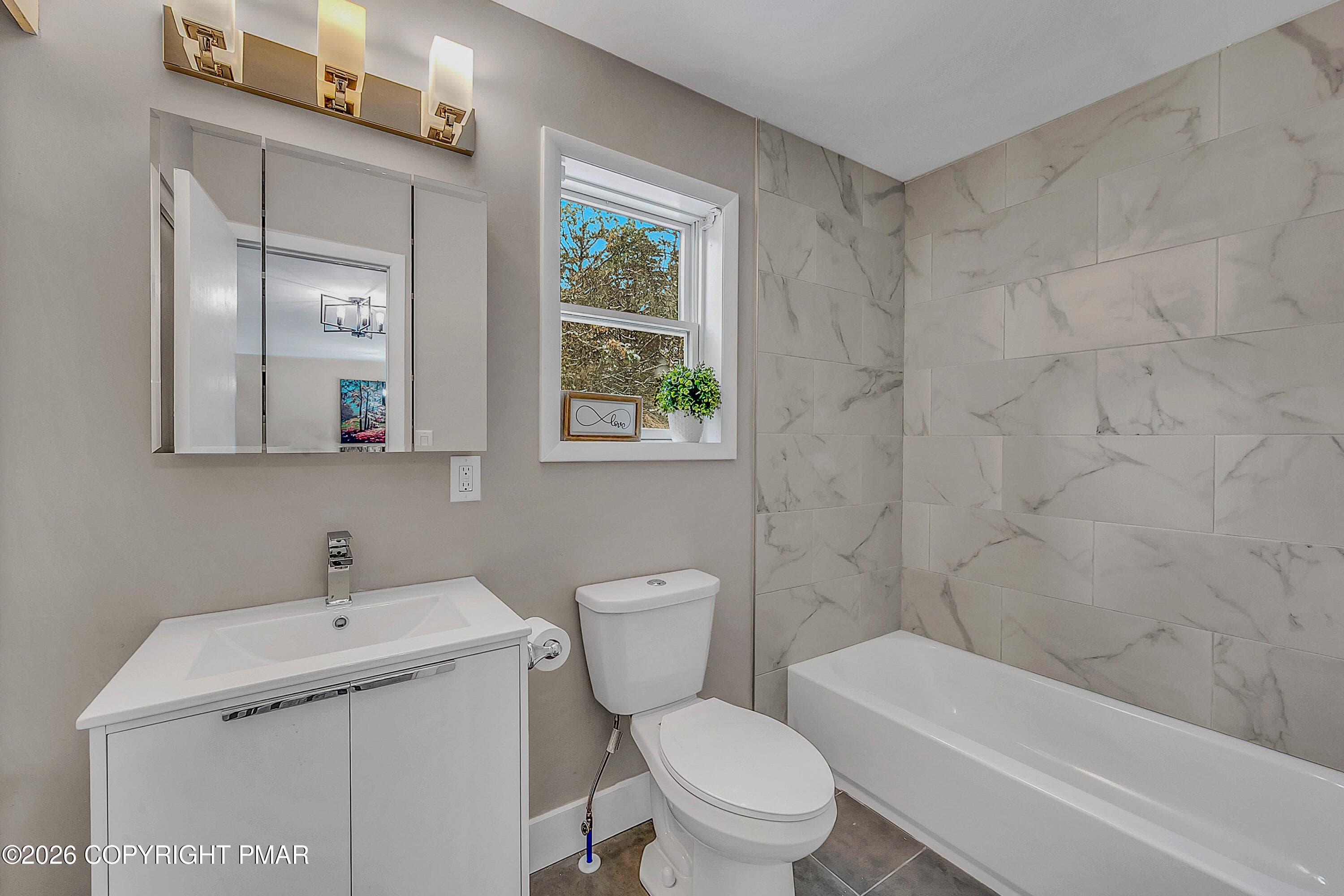 Main Bathroom - 405 Skyline Drive, Blakeslee, PA 18610, Blakeslee