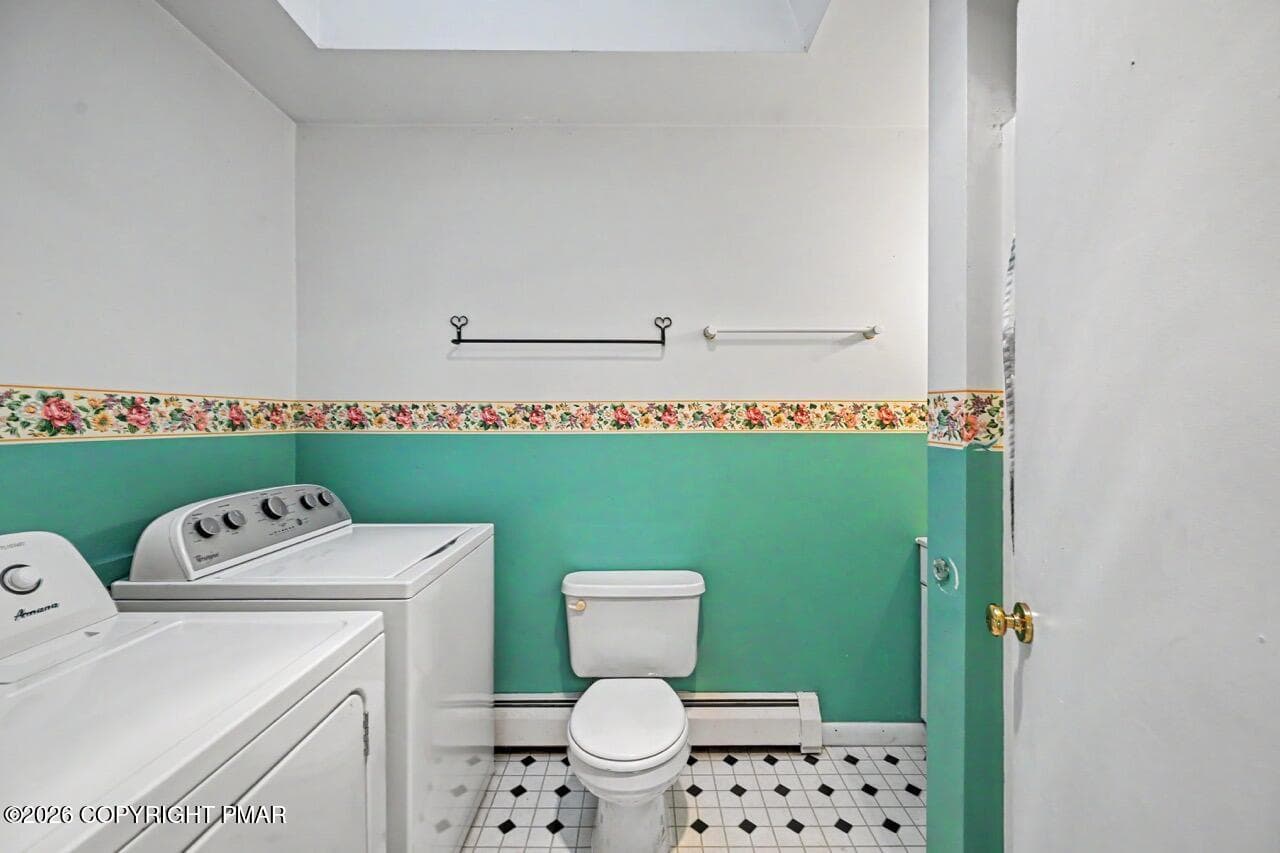 1st Floor Laundry & Shower - 2367 Route 209, Sciota, PA 18354, Sciota