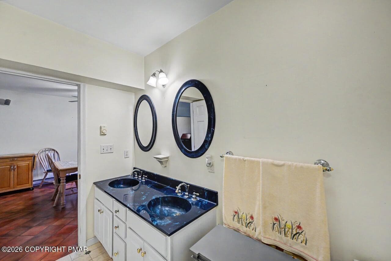 Jack and Jill Bath - 2367 Route 209, Sciota, PA 18354, Sciota