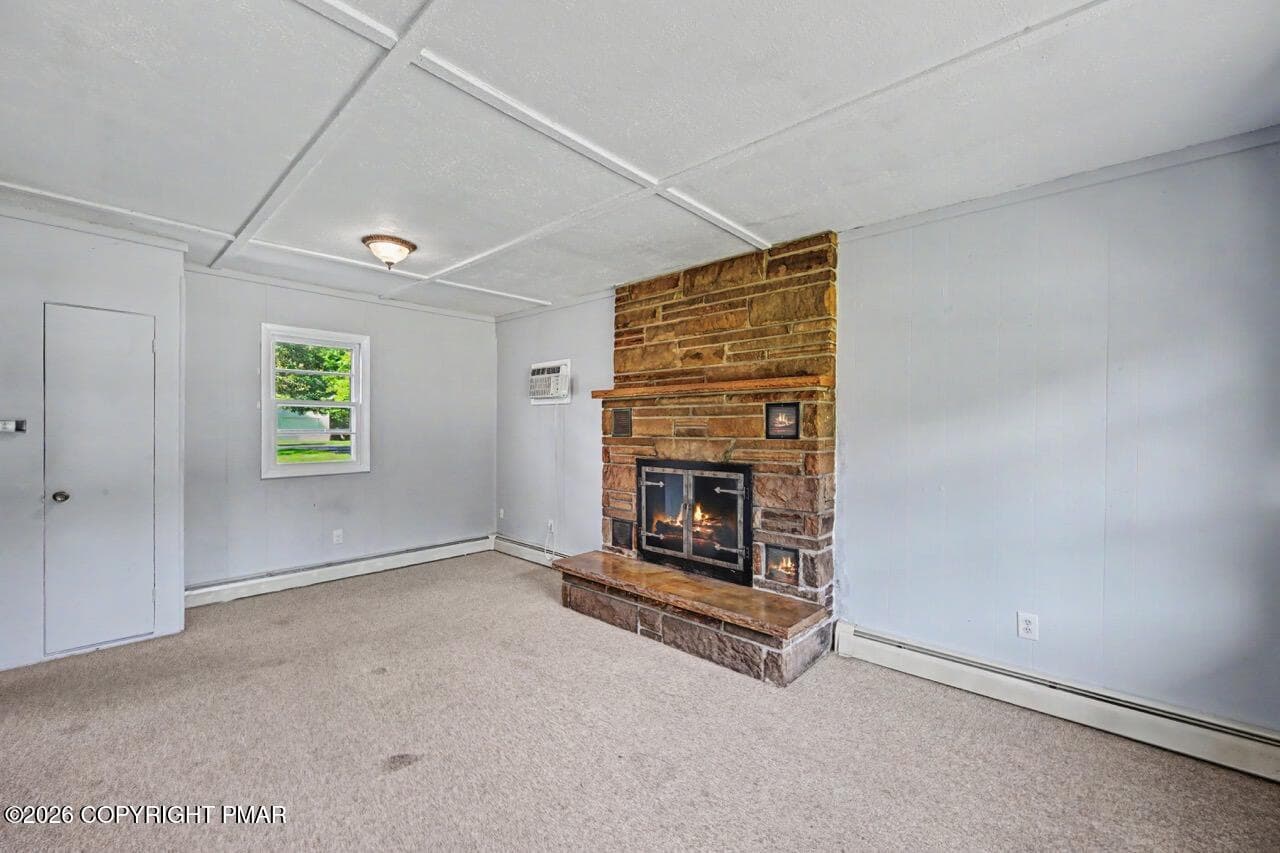 Spacious Family Room - 2367 Route 209, Sciota, PA 18354, Sciota