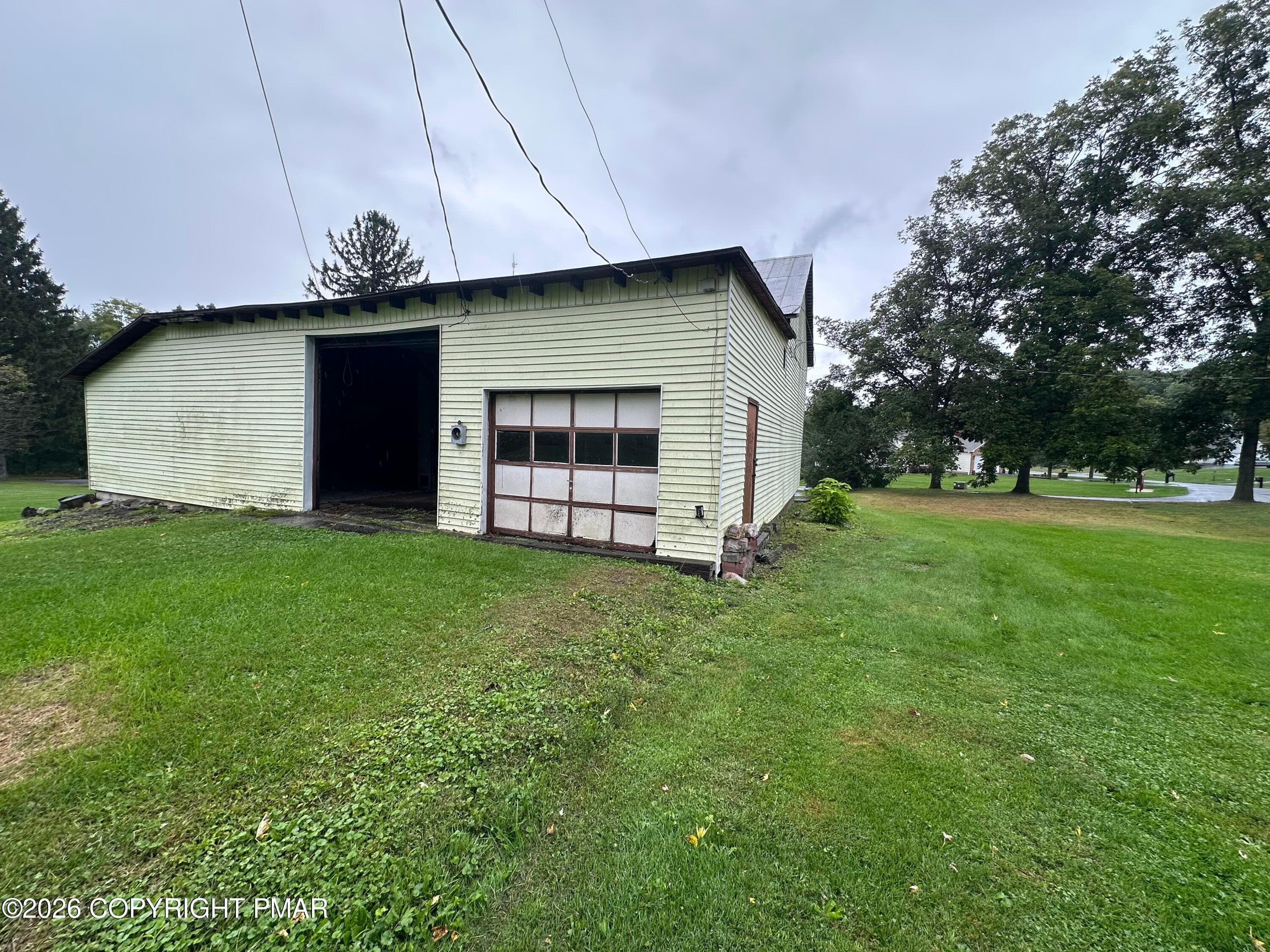 Barn - 701 State Road, Barnesville, PA 18214, Barnesville