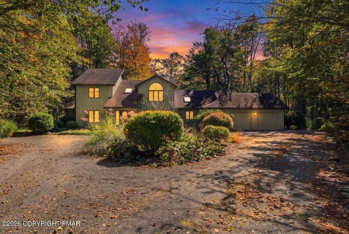 181 Golfers Way, Pocono Pines, PA 18350