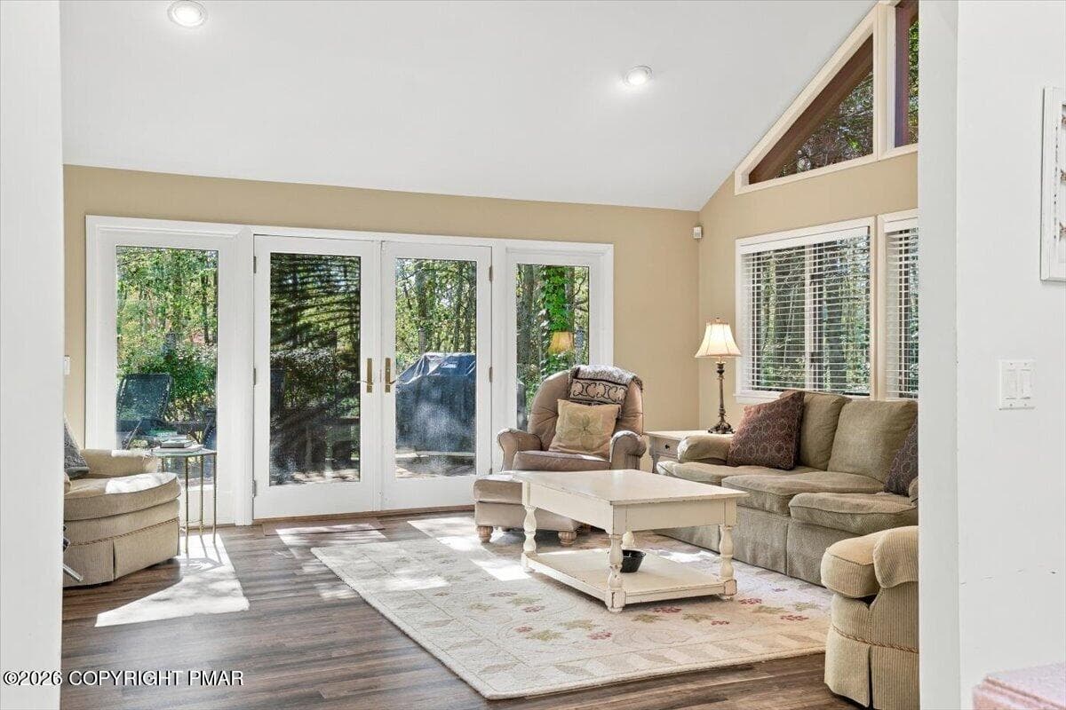 Family room - 181 Golfers Way, Pocono Pines, PA 18350, Pocono Pines