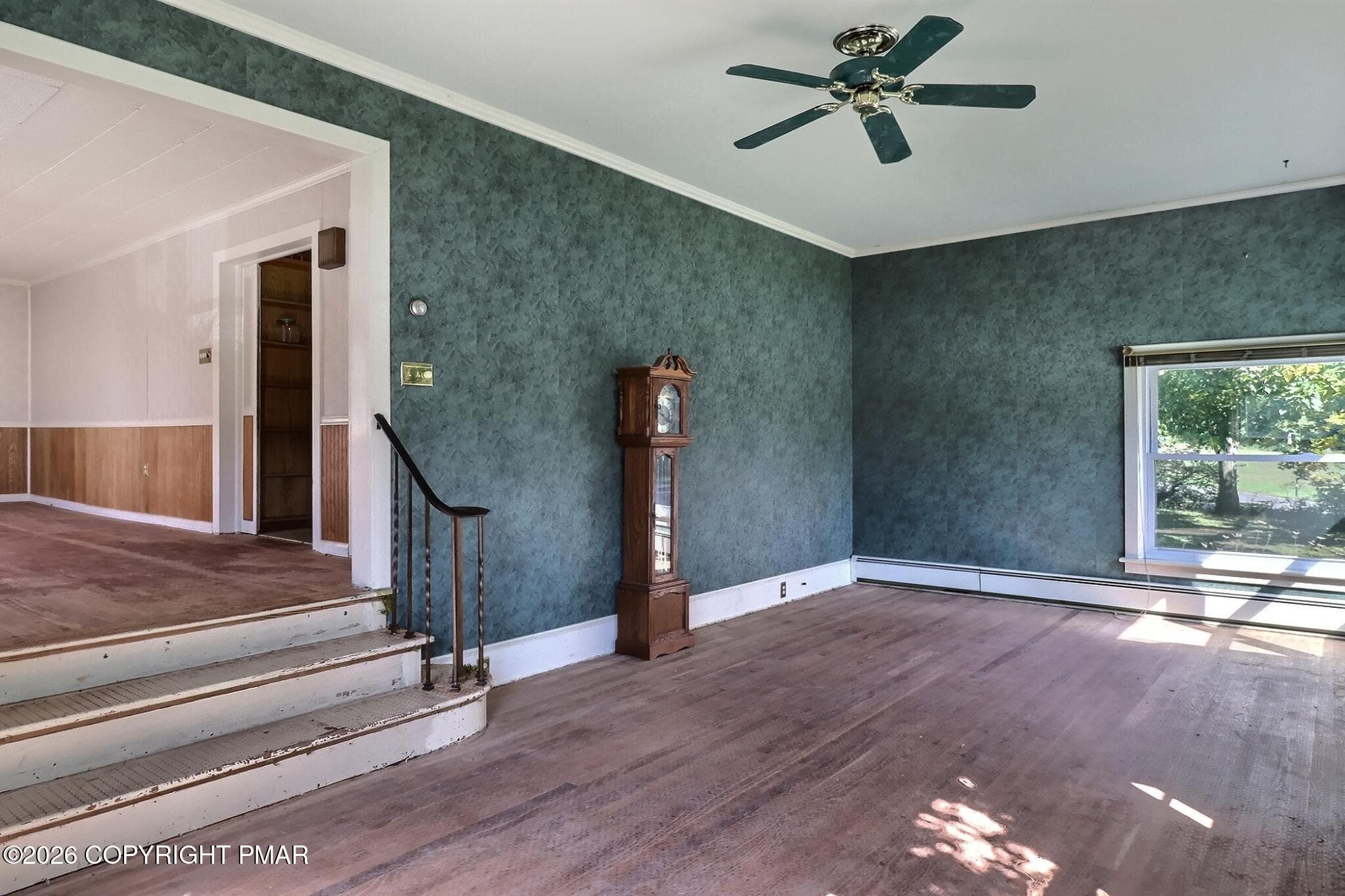 Family Room - 6151 U.S. 209, Stroudsburg, PA 18360, Stroudsburg