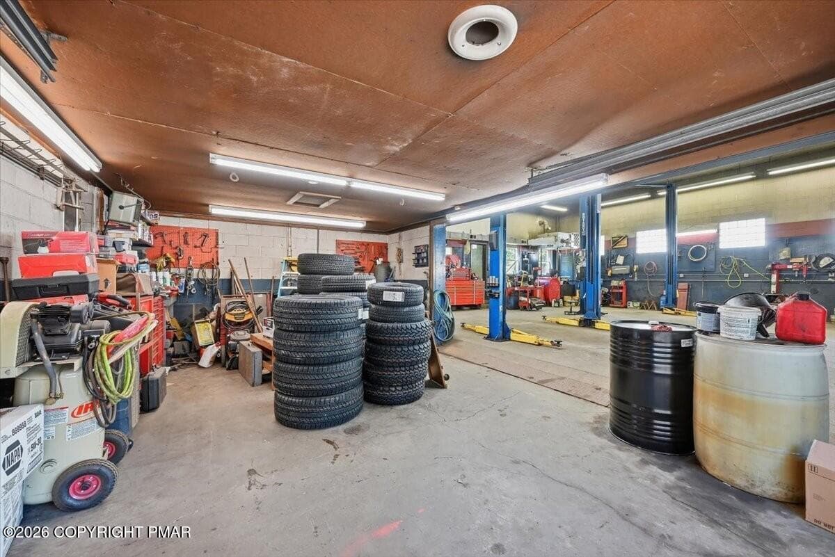 05 Low bay no lift - 1000 Interchange Road, Gilbert, PA 18331, Gilbert