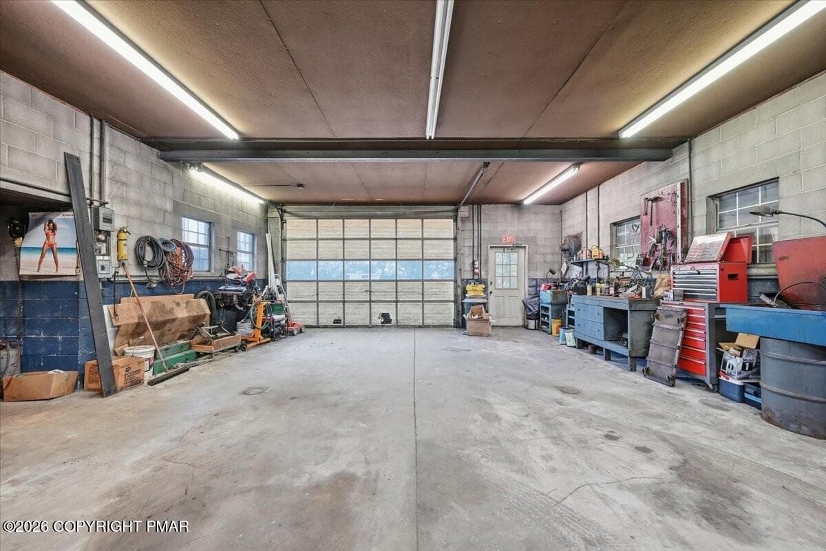 09 Open Bay area 2 - 1000 Interchange Road, Gilbert, PA 18331, Gilbert