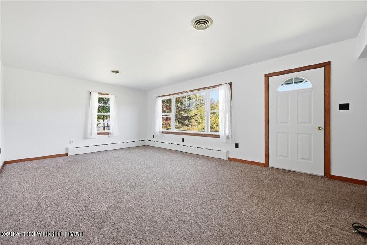 32 House Living Room - 1000 Interchange Road, Gilbert, PA 18331, Gilbert