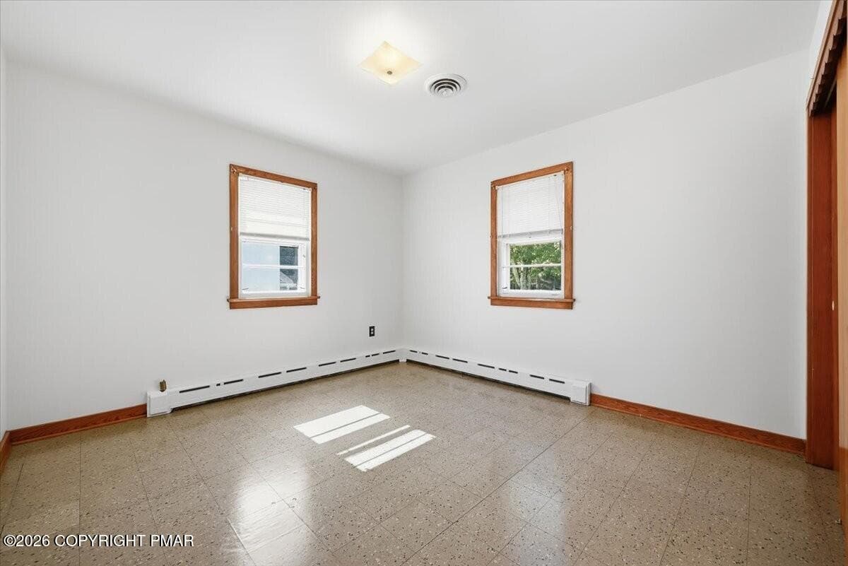 35 Bedroom 1 - 1000 Interchange Road, Gilbert, PA 18331, Gilbert
