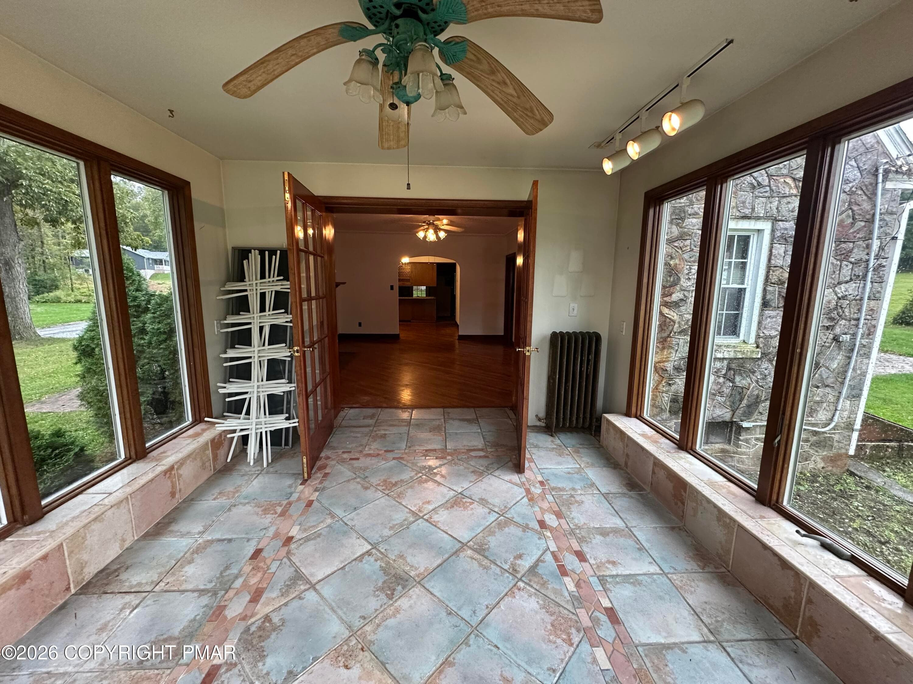 All Season Room - 701 State Road, Barnesville, PA 18214, Barnesville
