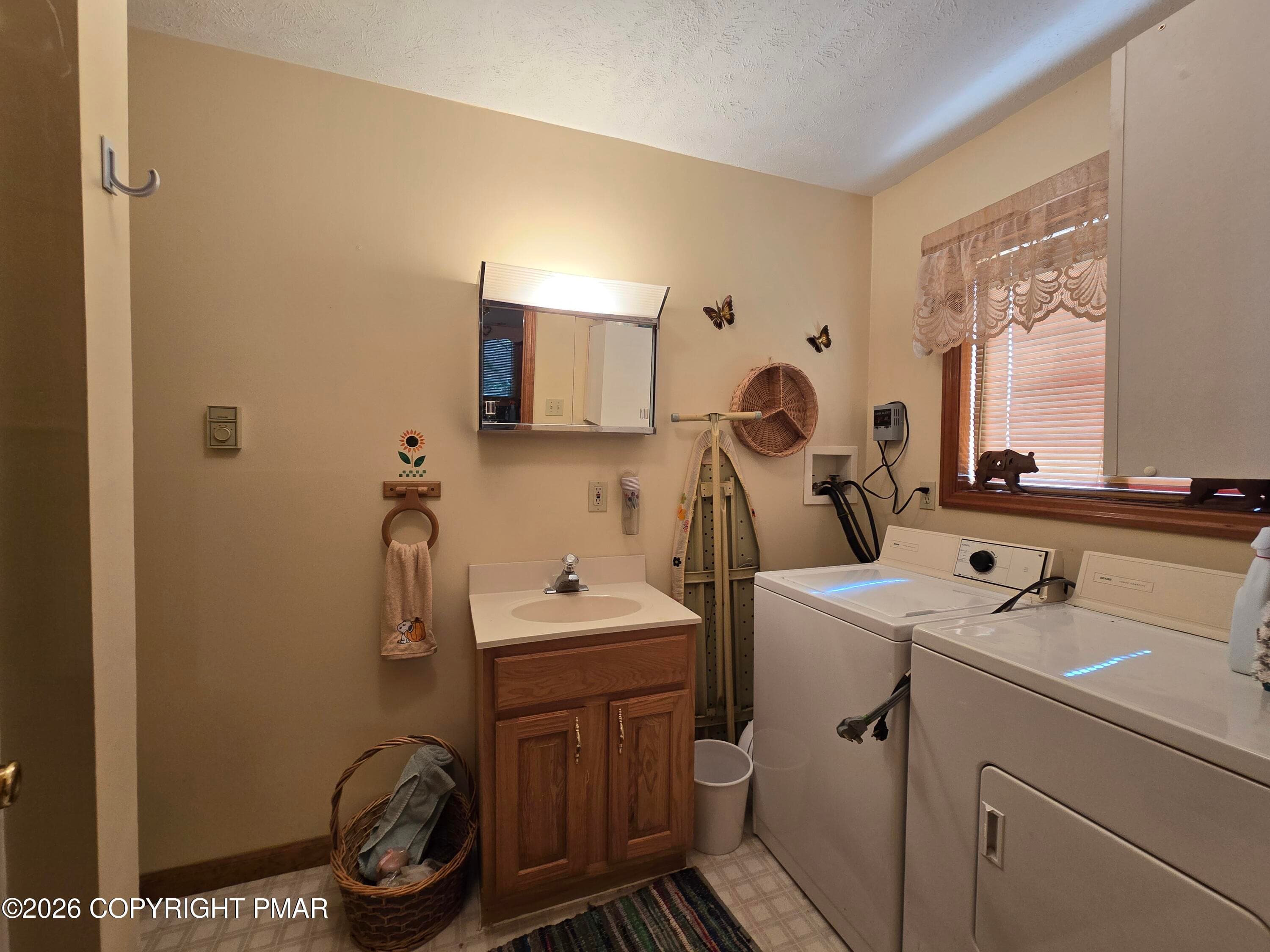 Bathroom 1 & Laundry - 128 Kipling Lane, Albrightsville, PA 18210, Albrightsville