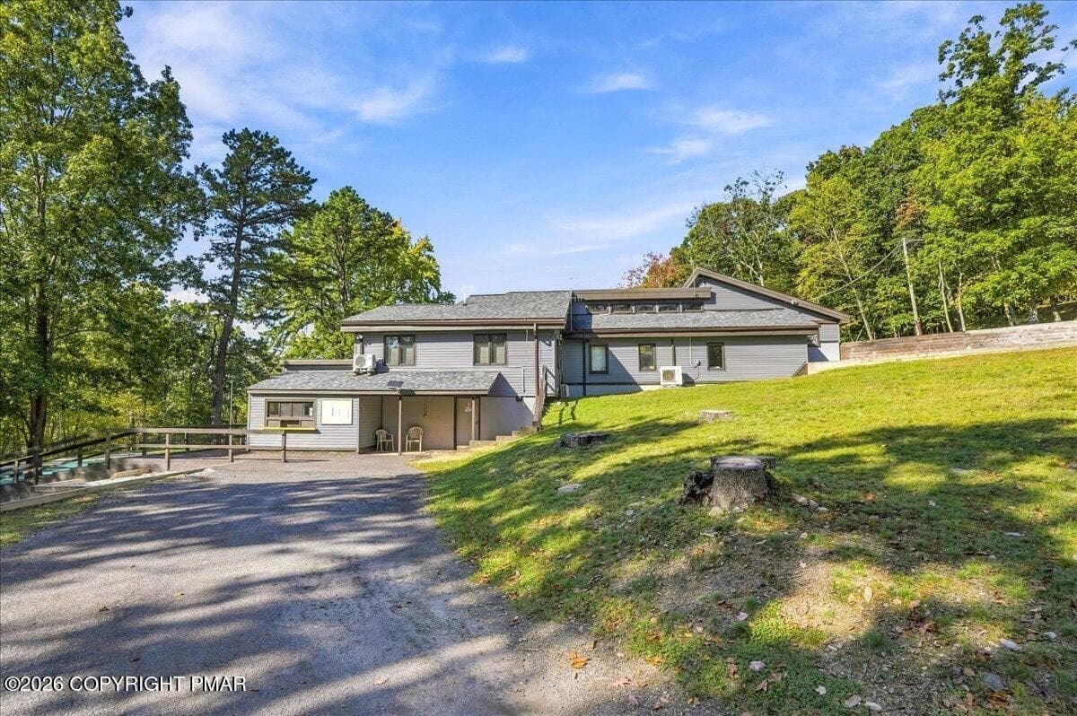 Community Clubhouse - 195 Mallard Lane, Bushkill, PA 18324, Bushkill