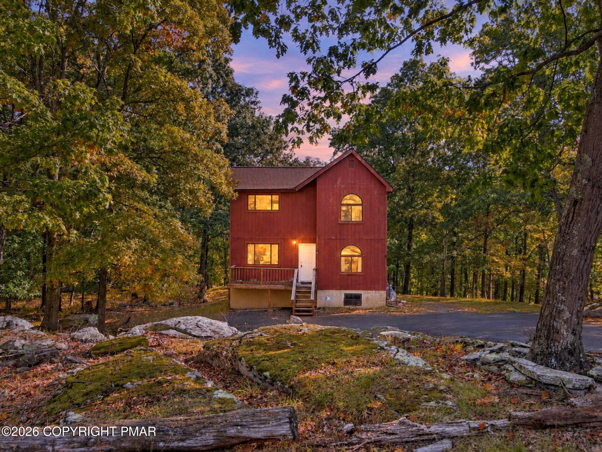 195 Mallard Lane, Bushkill, PA 18324