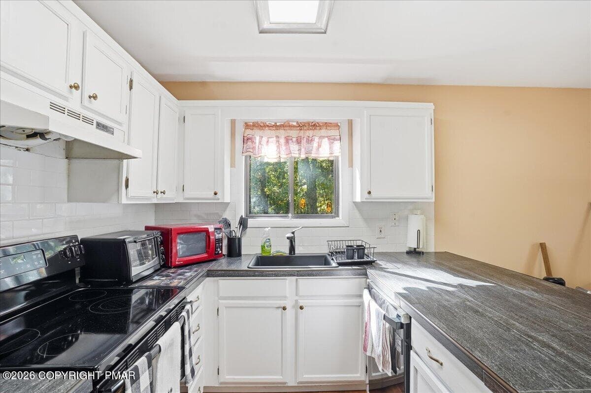 Kitchen - 195 Mallard Lane, Bushkill, PA 18324, Bushkill