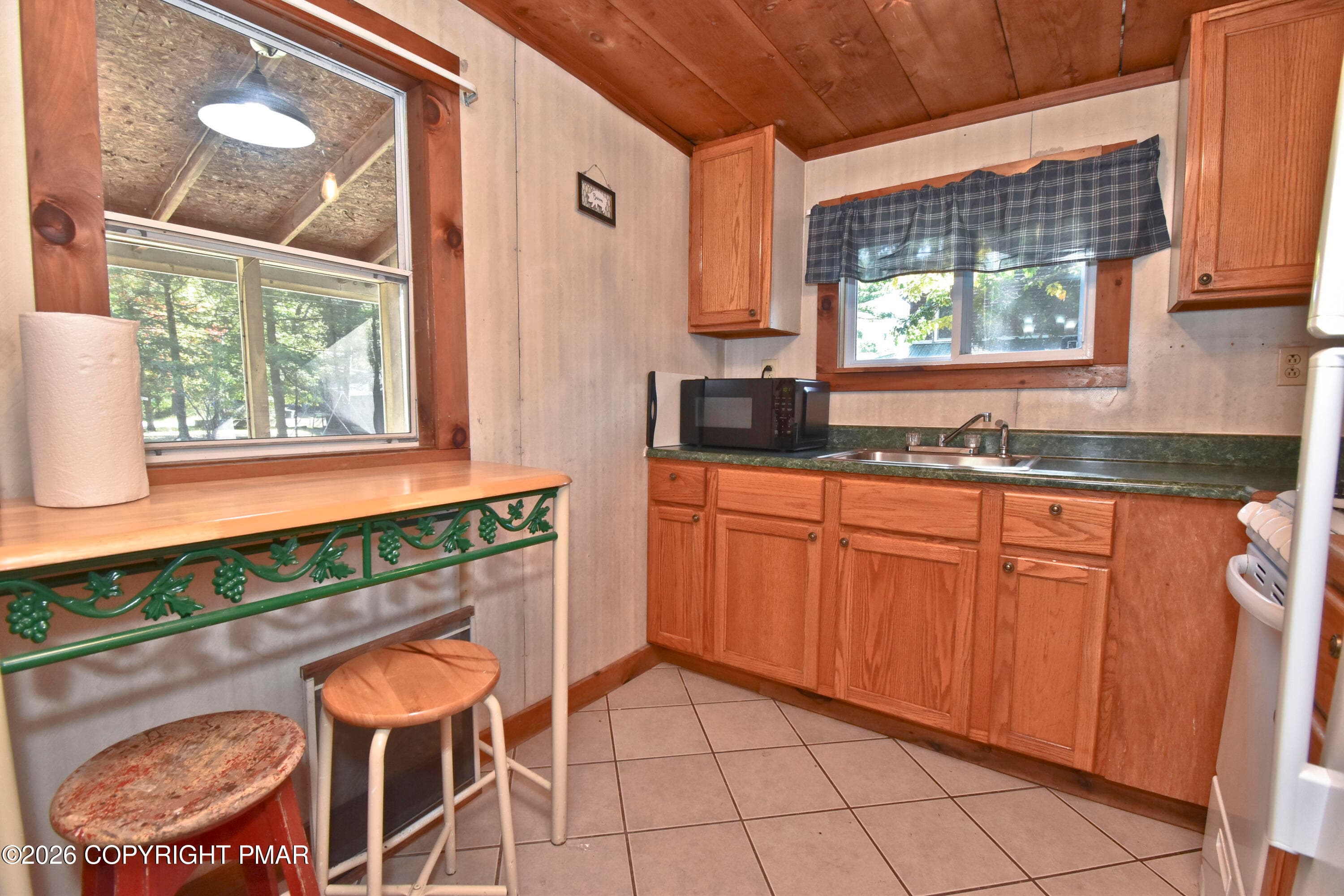 3 Acorn Kitchen (2) - 107 Martin Lane, Tafton, PA 18464