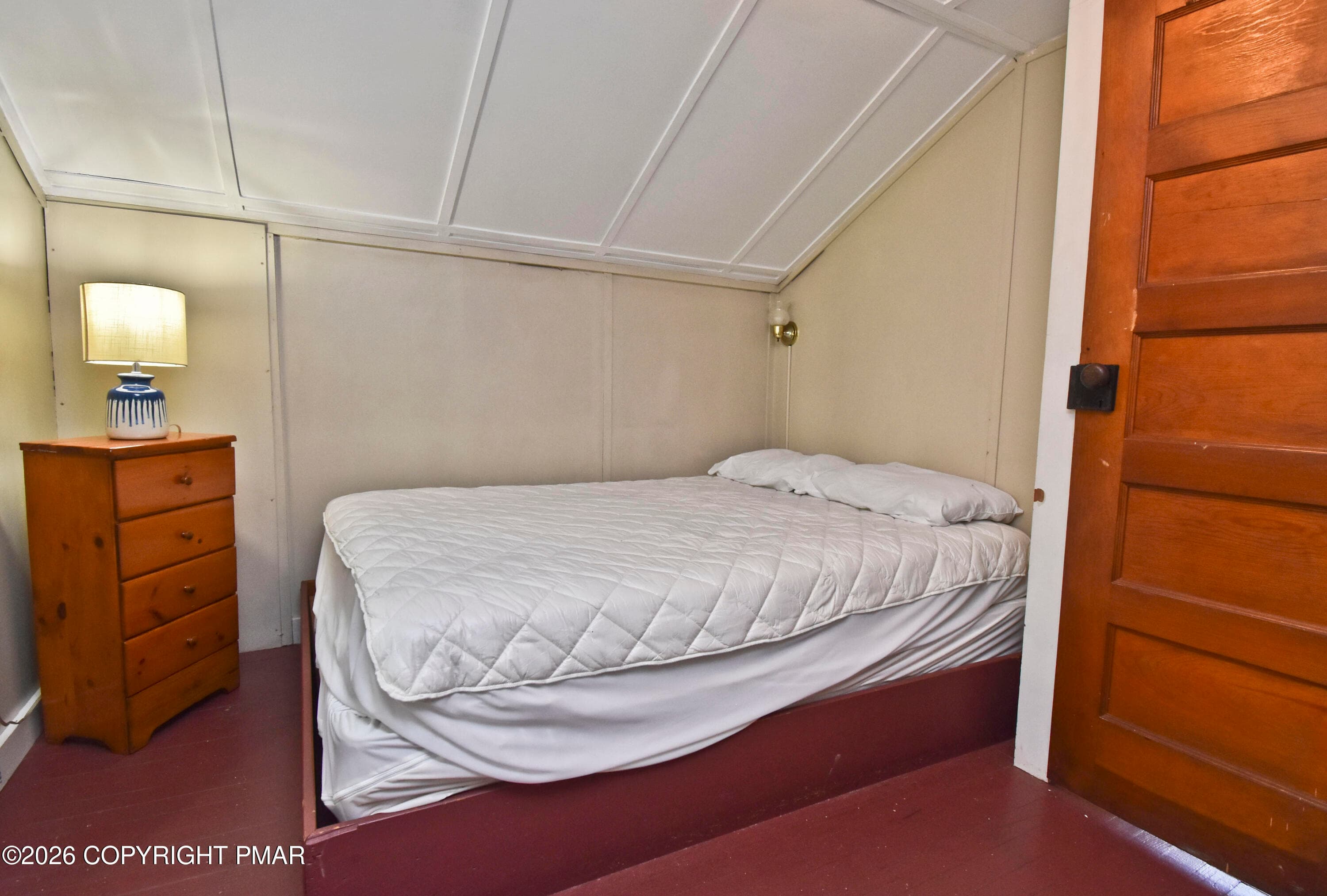 6 Carriage House Bed (2) - 107 Martin Lane, Tafton, PA 18464