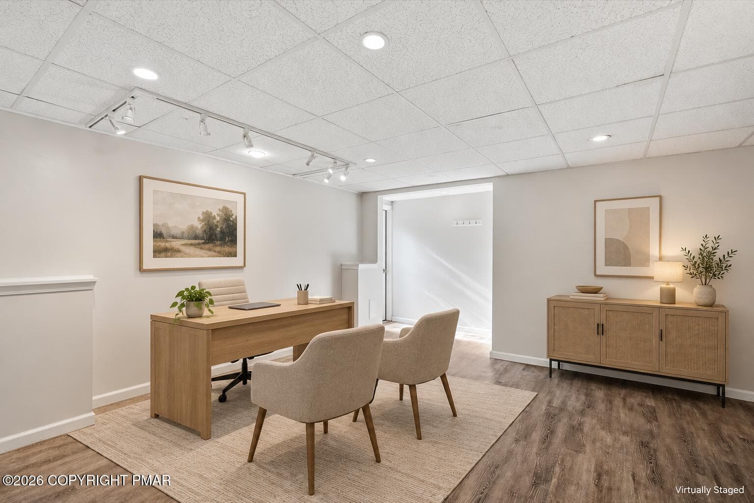 Warmly staged consultation office - 105 Periwinkle Lane, Stroudsburg, PA 18360, Stroudsburg
