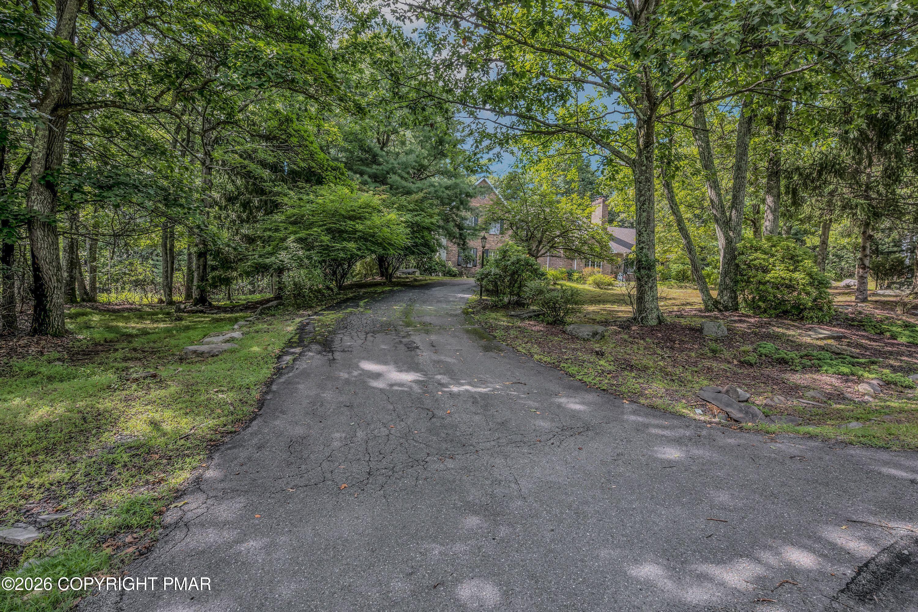 Circular driveway - 113 Ponder Lane, Scotrun, PA 18355, Scotrun