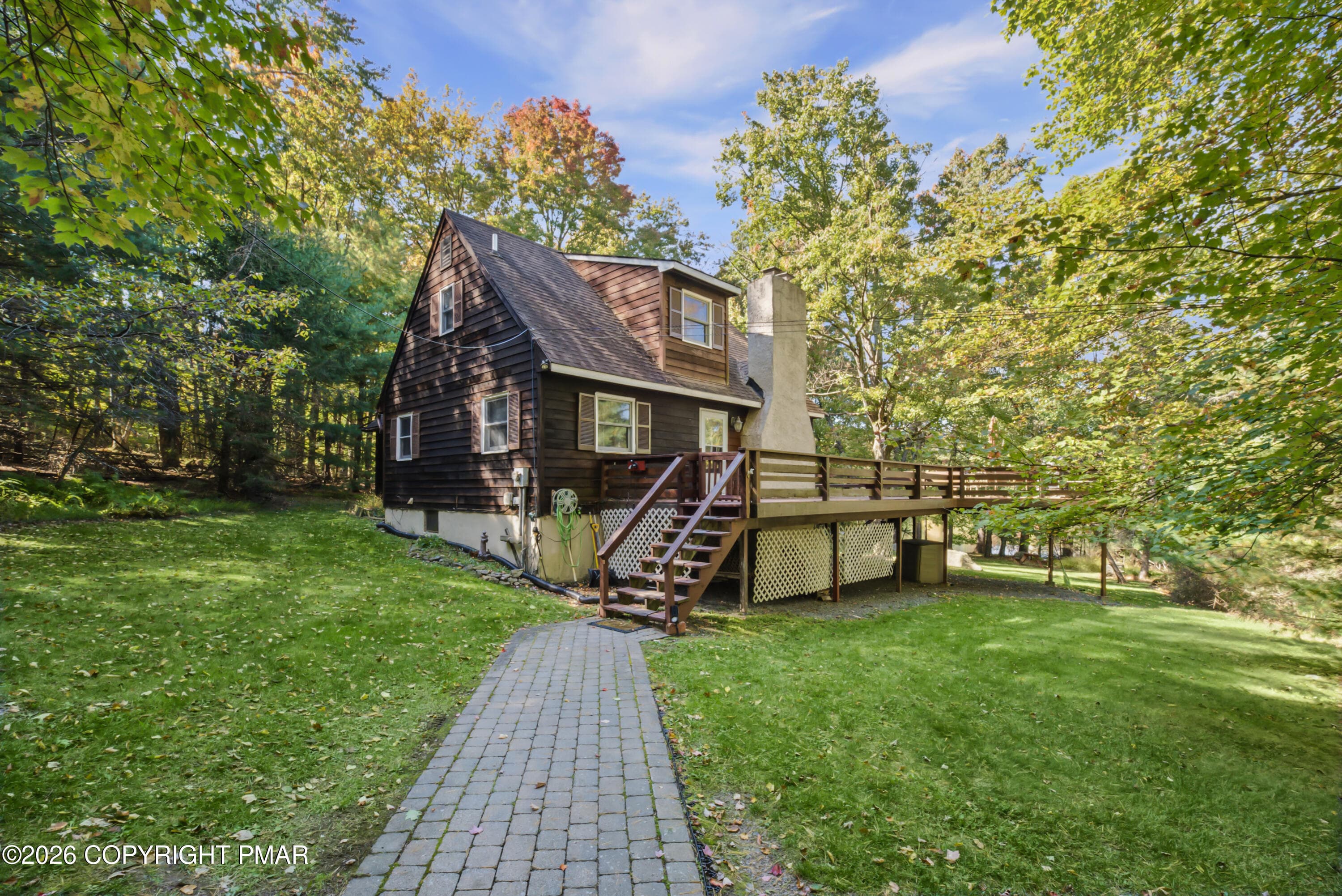 7146 Moss Drive, Swiftwater, PA 18370