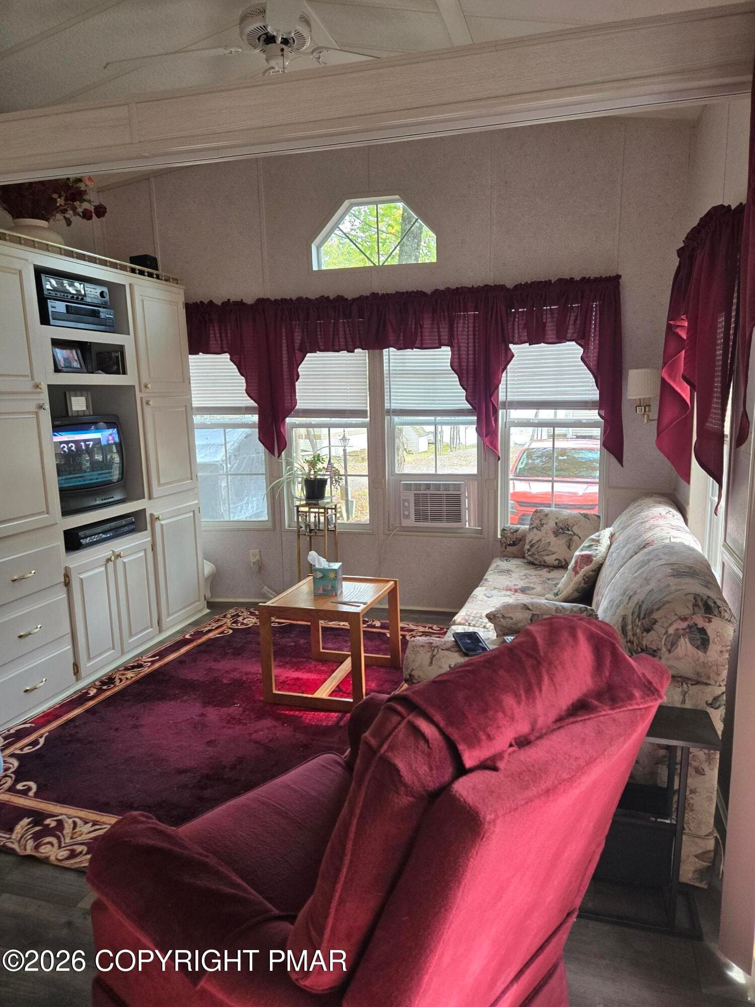 J283 Livingroom - J5283 Lake View W, Gouldsboro, PA 18424, Gouldsboro
