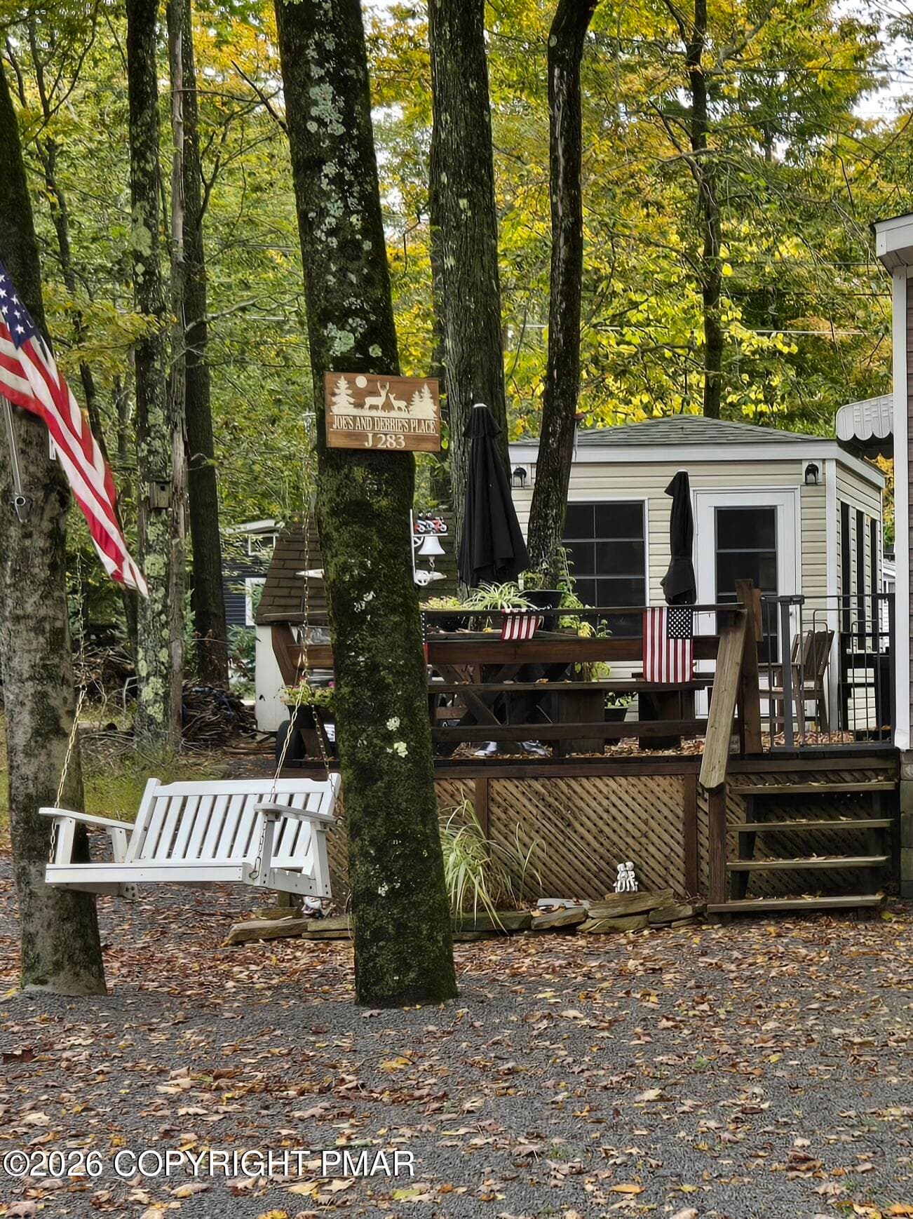 J283 Swing Gazebo - J5283 Lake View W, Gouldsboro, PA 18424, Gouldsboro