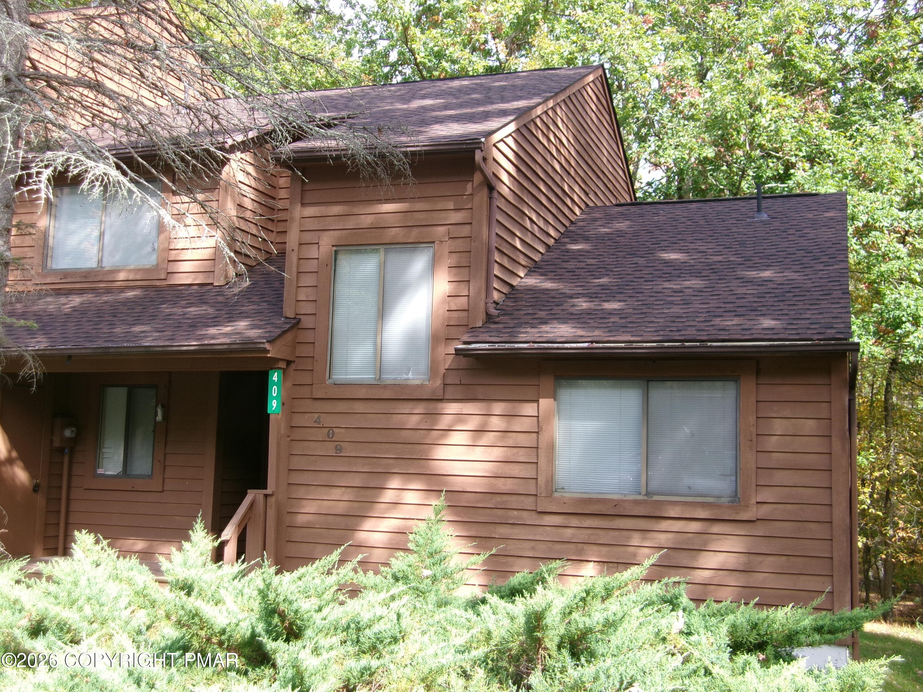 100_0374 - 409 Tudor Court, Bushkill, PA 18324