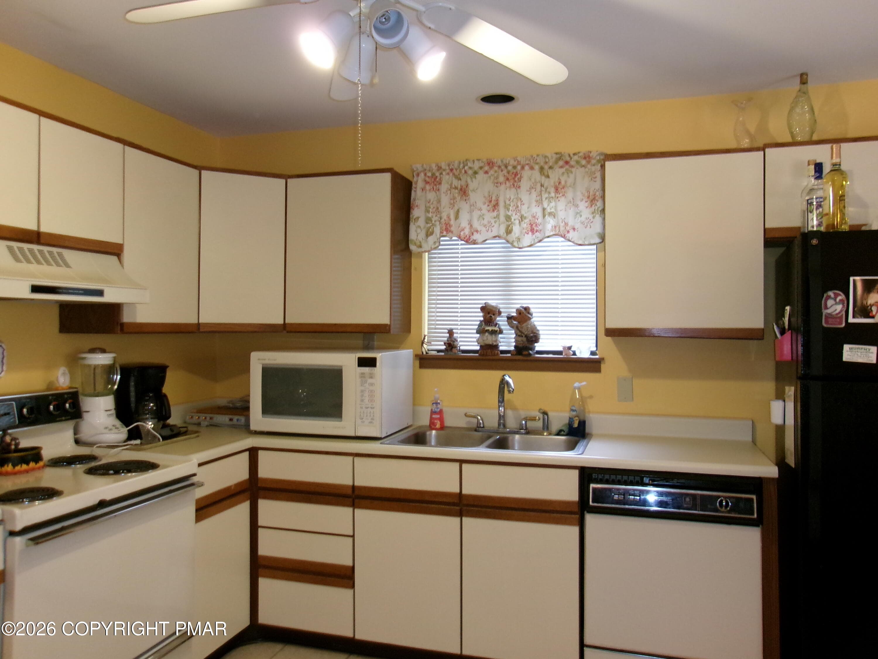 100_0394 - 409 Tudor Court, Bushkill, PA 18324