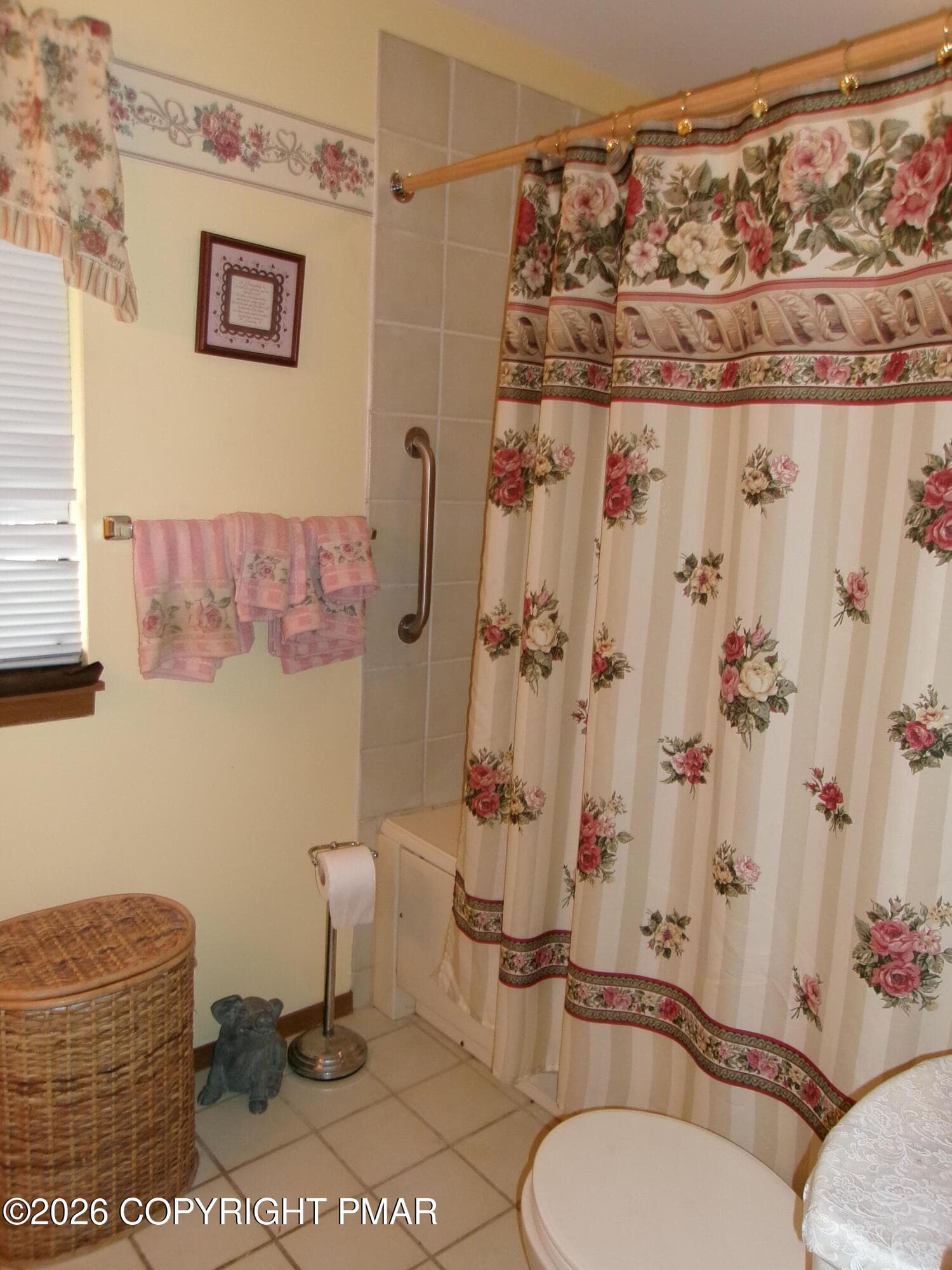 1st floor primary bath - 409 Tudor Court, Bushkill, PA 18324