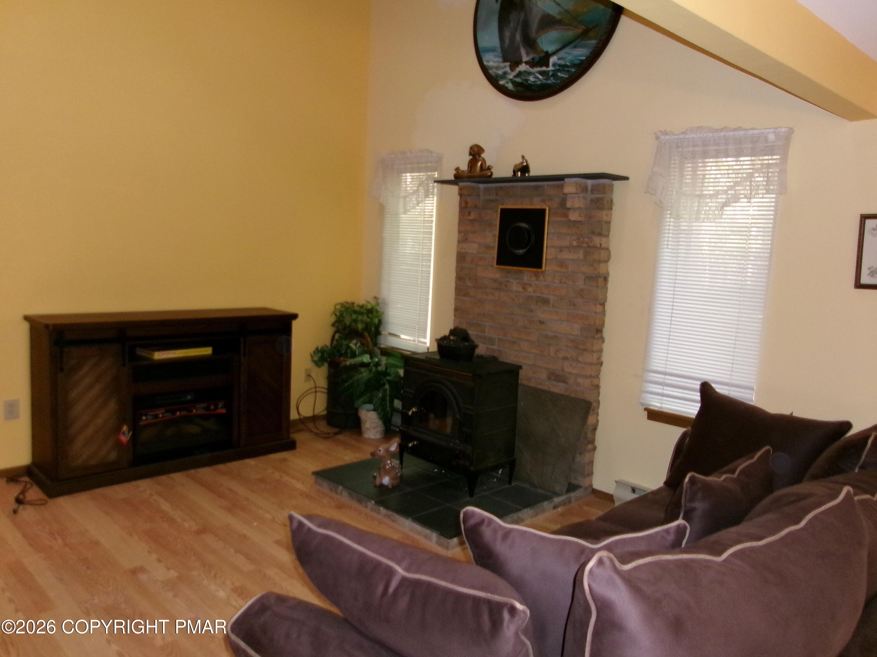 livingroom / cathedral ceiling - 409 Tudor Court, Bushkill, PA 18324