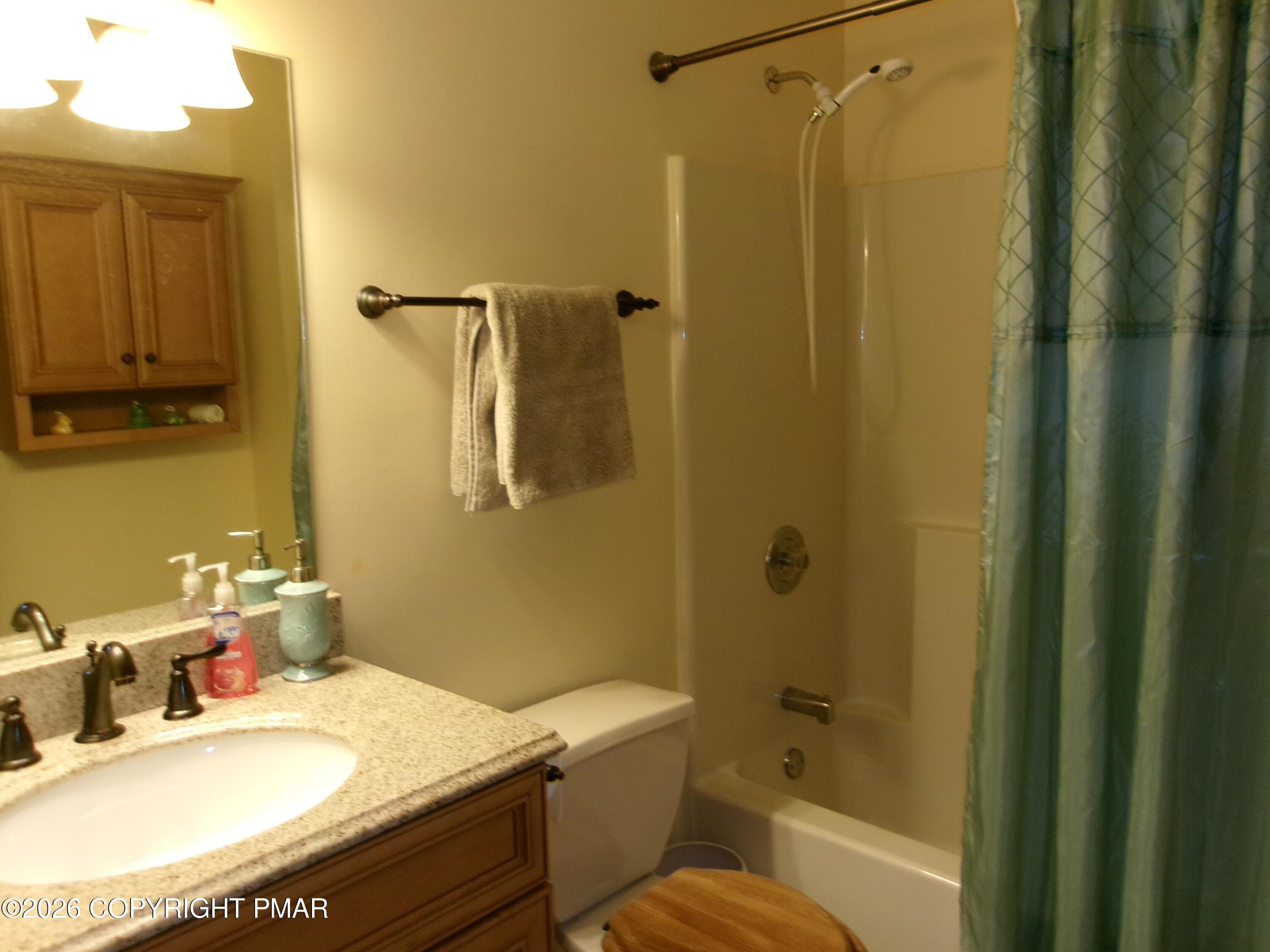 2nd floor bath - 409 Tudor Court, Bushkill, PA 18324