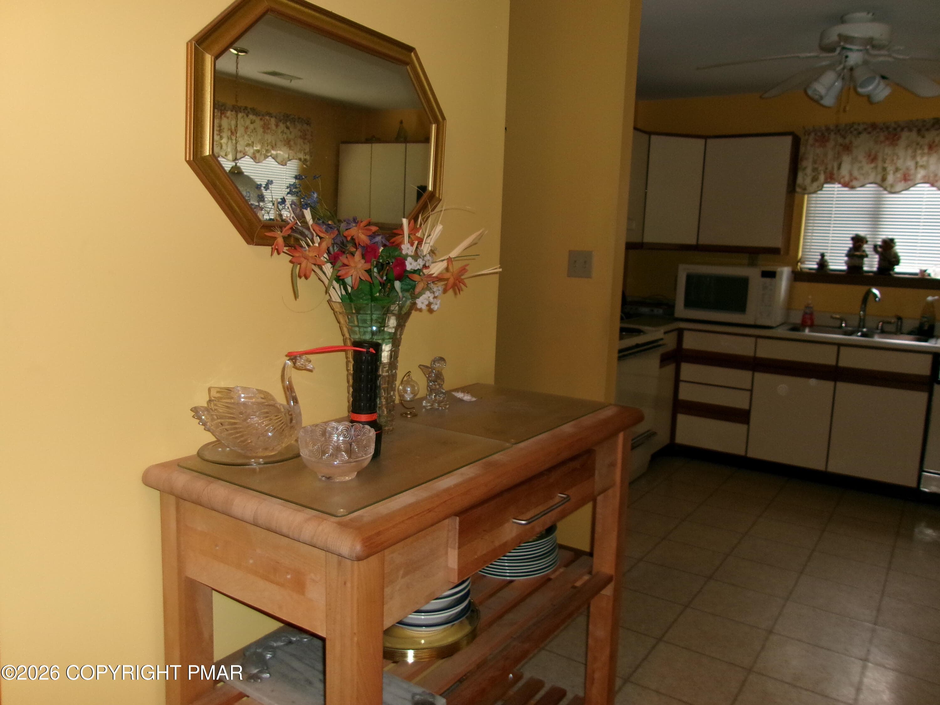 entry - 409 Tudor Court, Bushkill, PA 18324