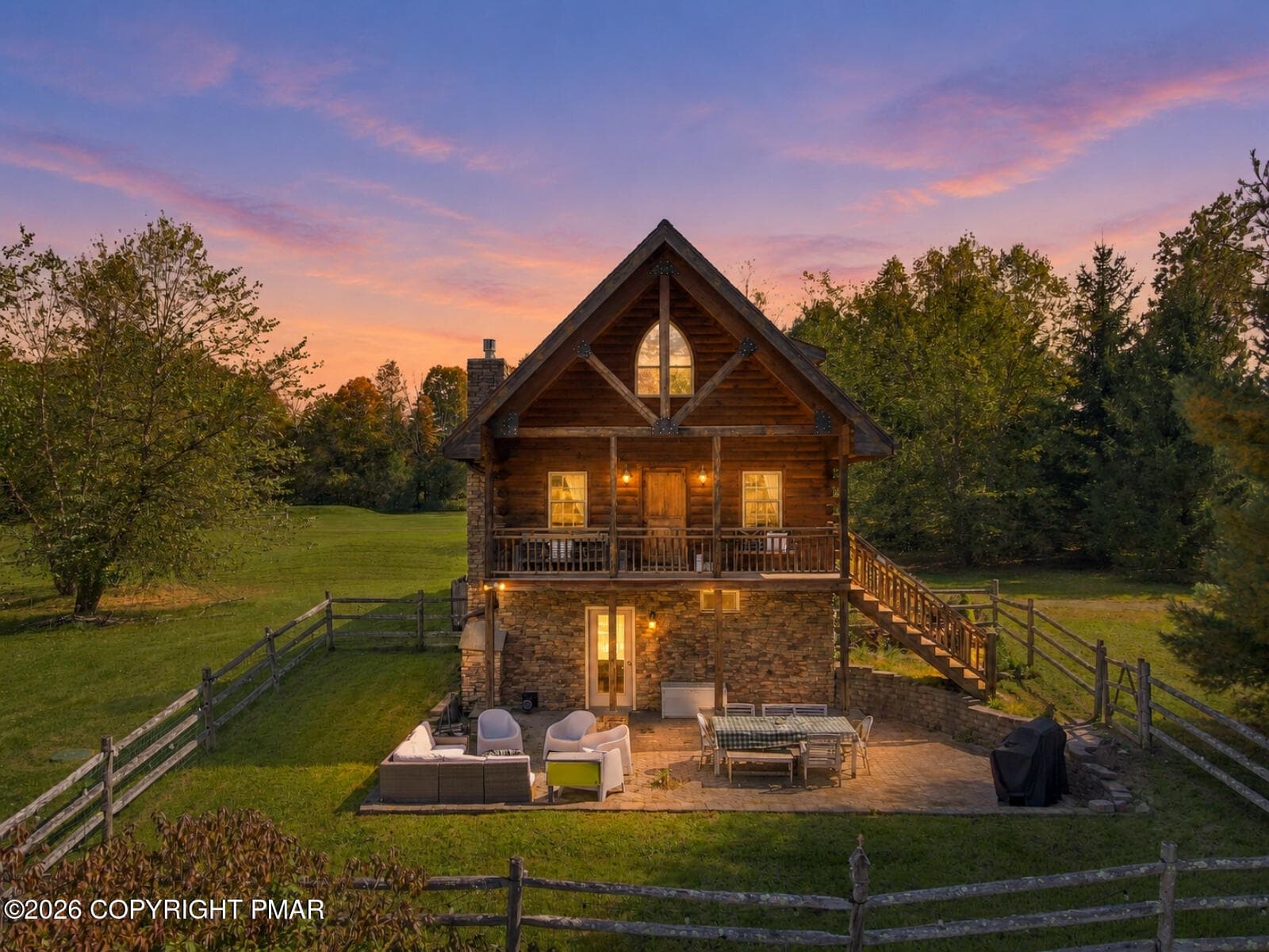 100 Meadowlark Lane, Greentown, PA 18426