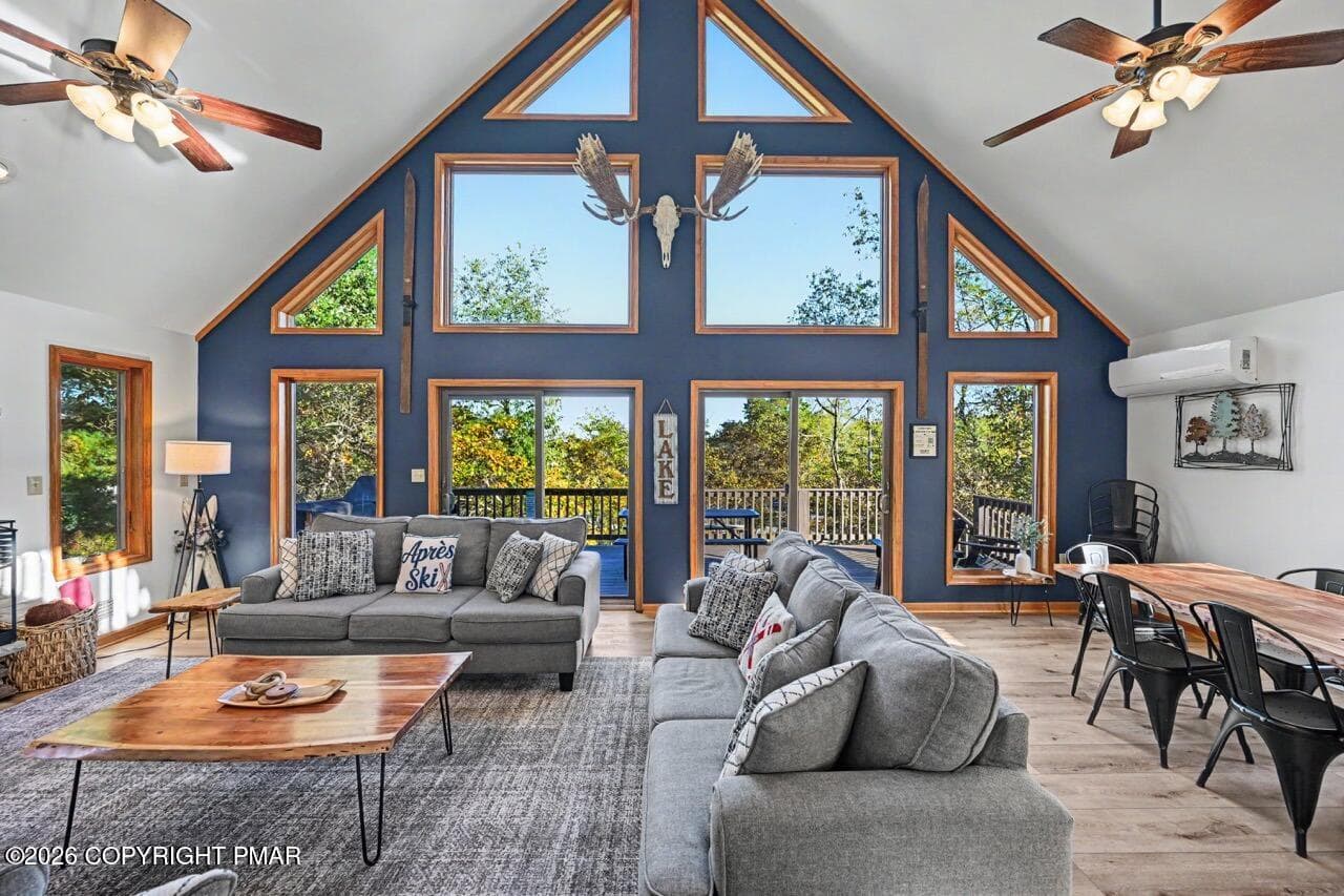 Great Room - 101 Tennyson Circle, Albrightsville, PA 18210, Albrightsville