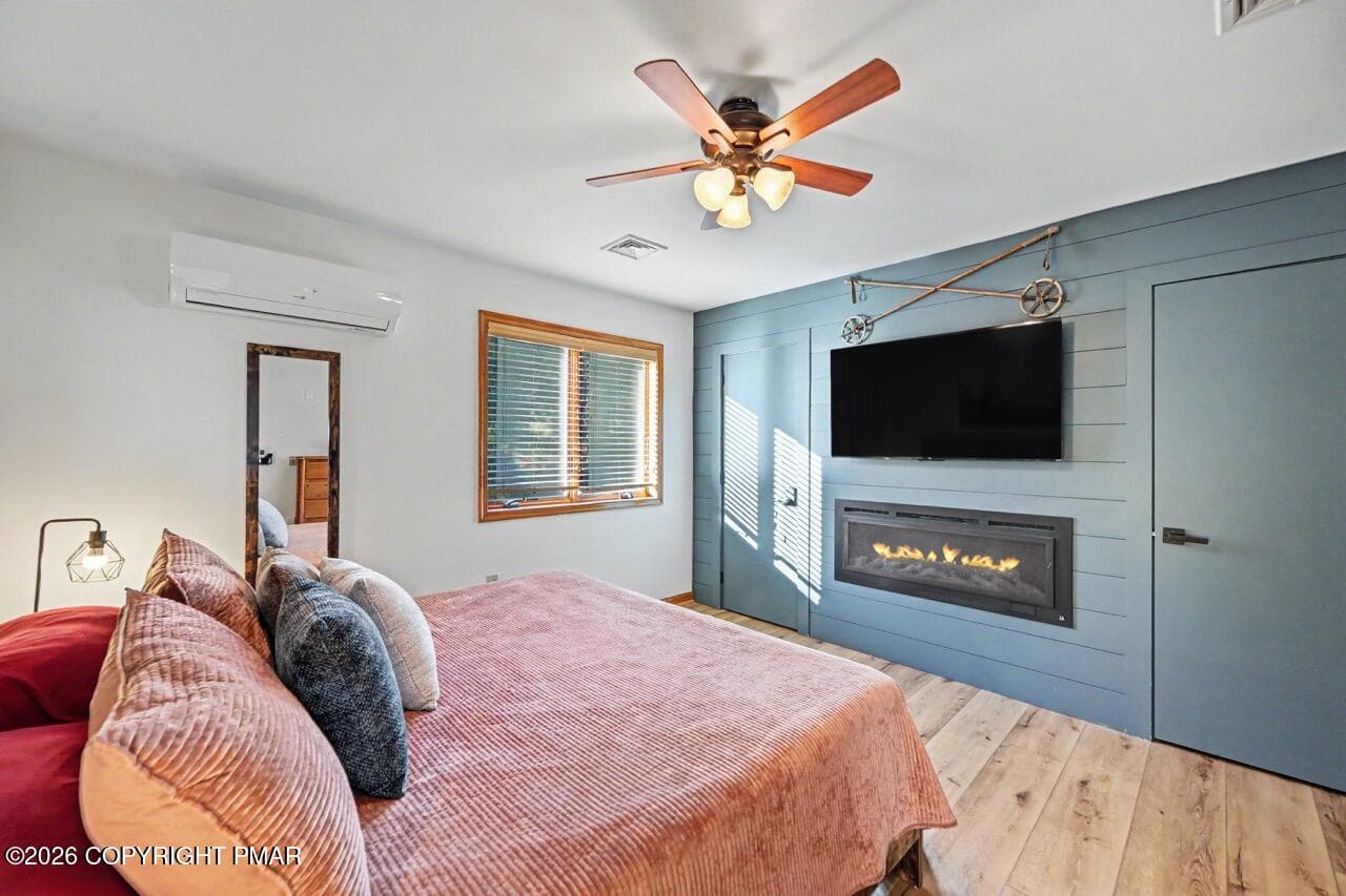 Shiplap Wall - 101 Tennyson Circle, Albrightsville, PA 18210, Albrightsville