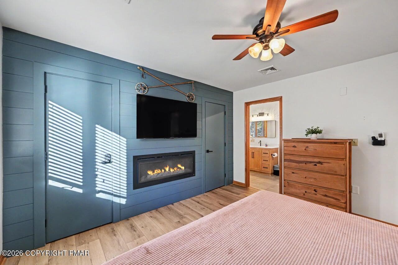 New TV - 101 Tennyson Circle, Albrightsville, PA 18210, Albrightsville
